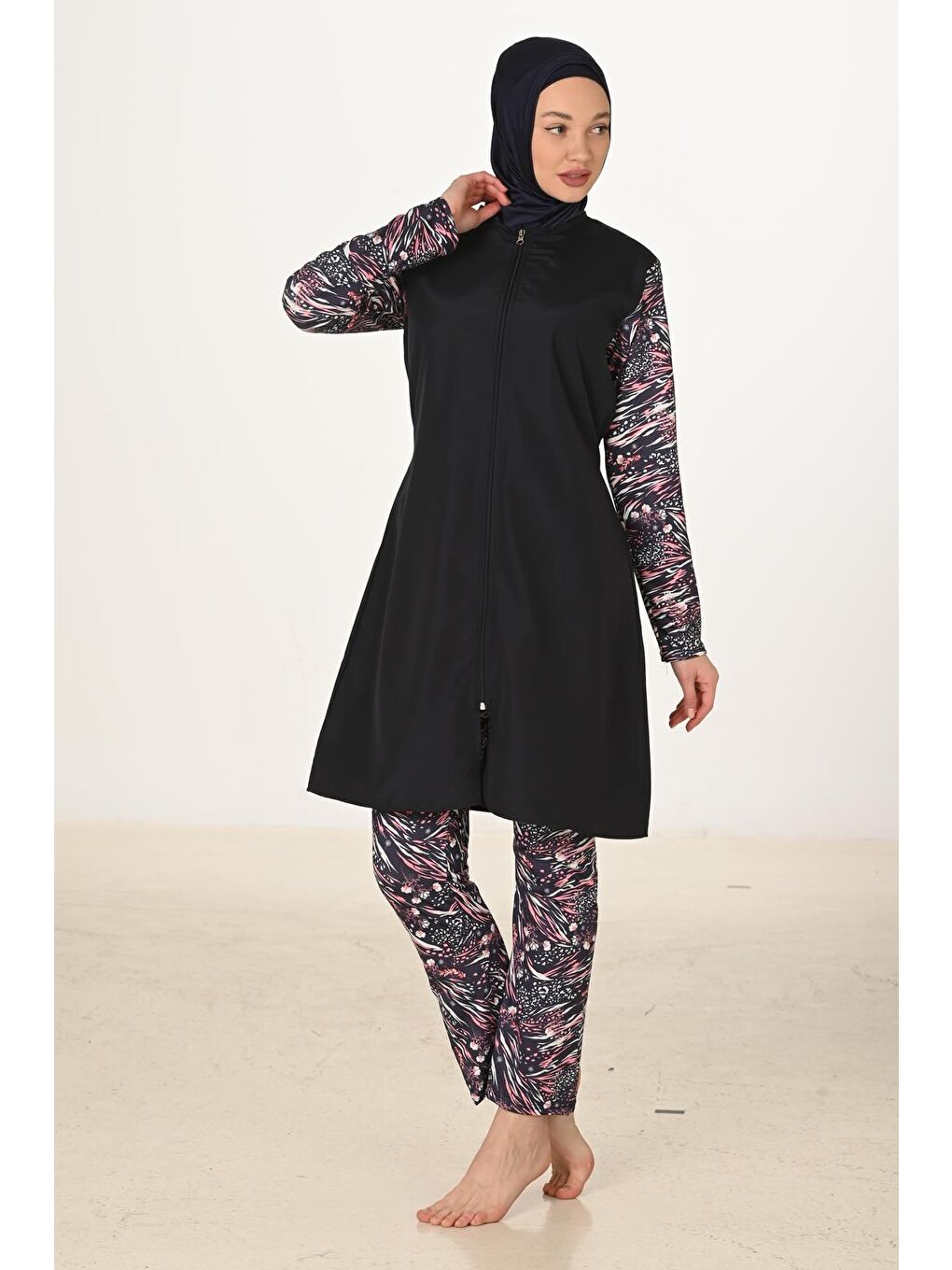 Siyah Tam Kapalı Desenli Paraşüt Kumaş Tesettür Mayo 3430-1