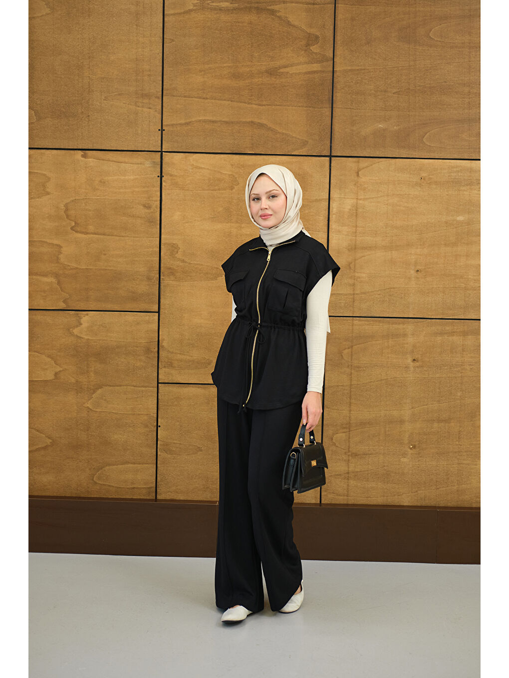 Kadın Beli Ayarlanabilir Gold Fermuar Detay Yelekli Takım Siyah-1