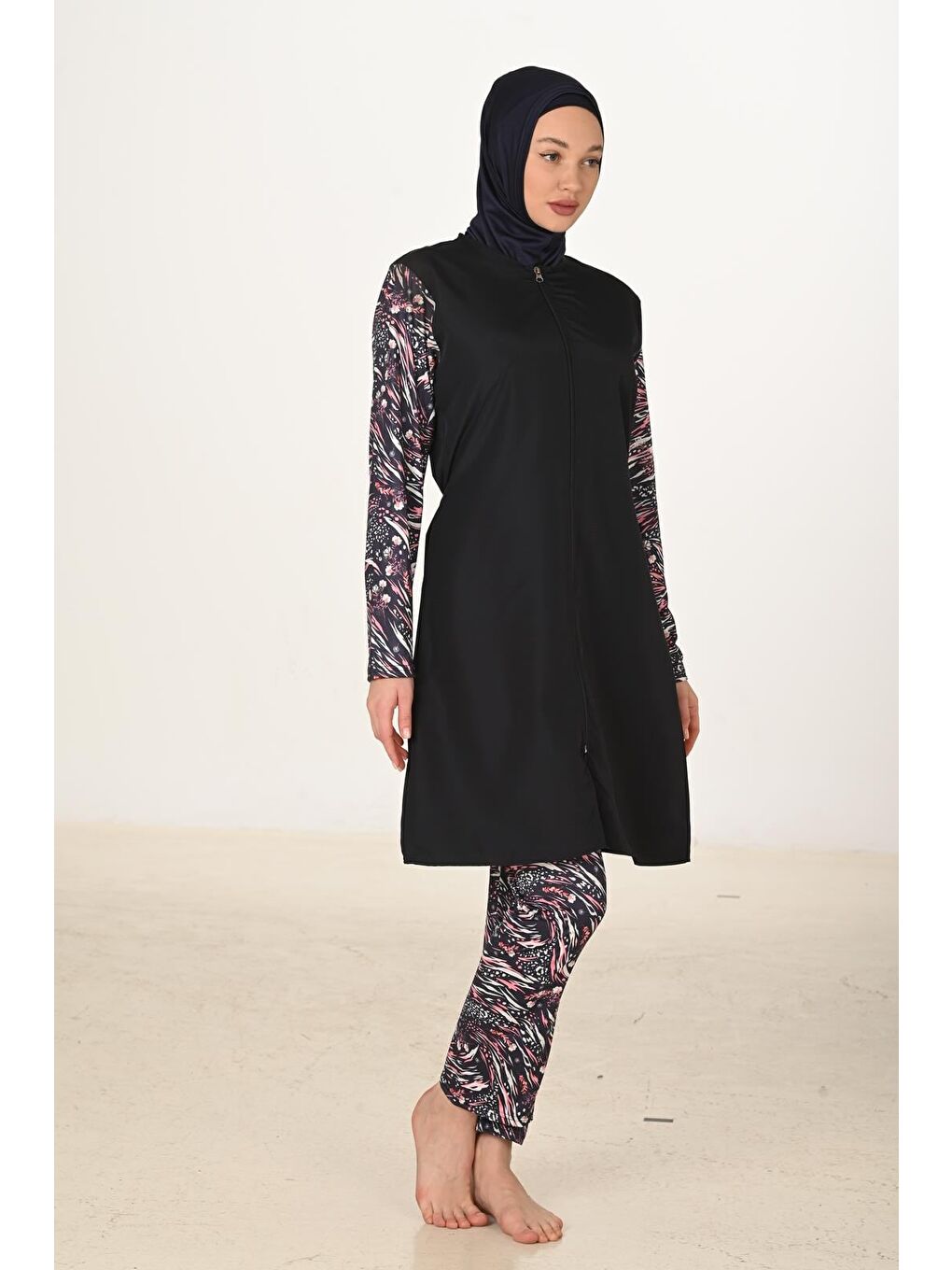 Siyah Tam Kapalı Desenli Paraşüt Kumaş Tesettür Mayo 3430-4