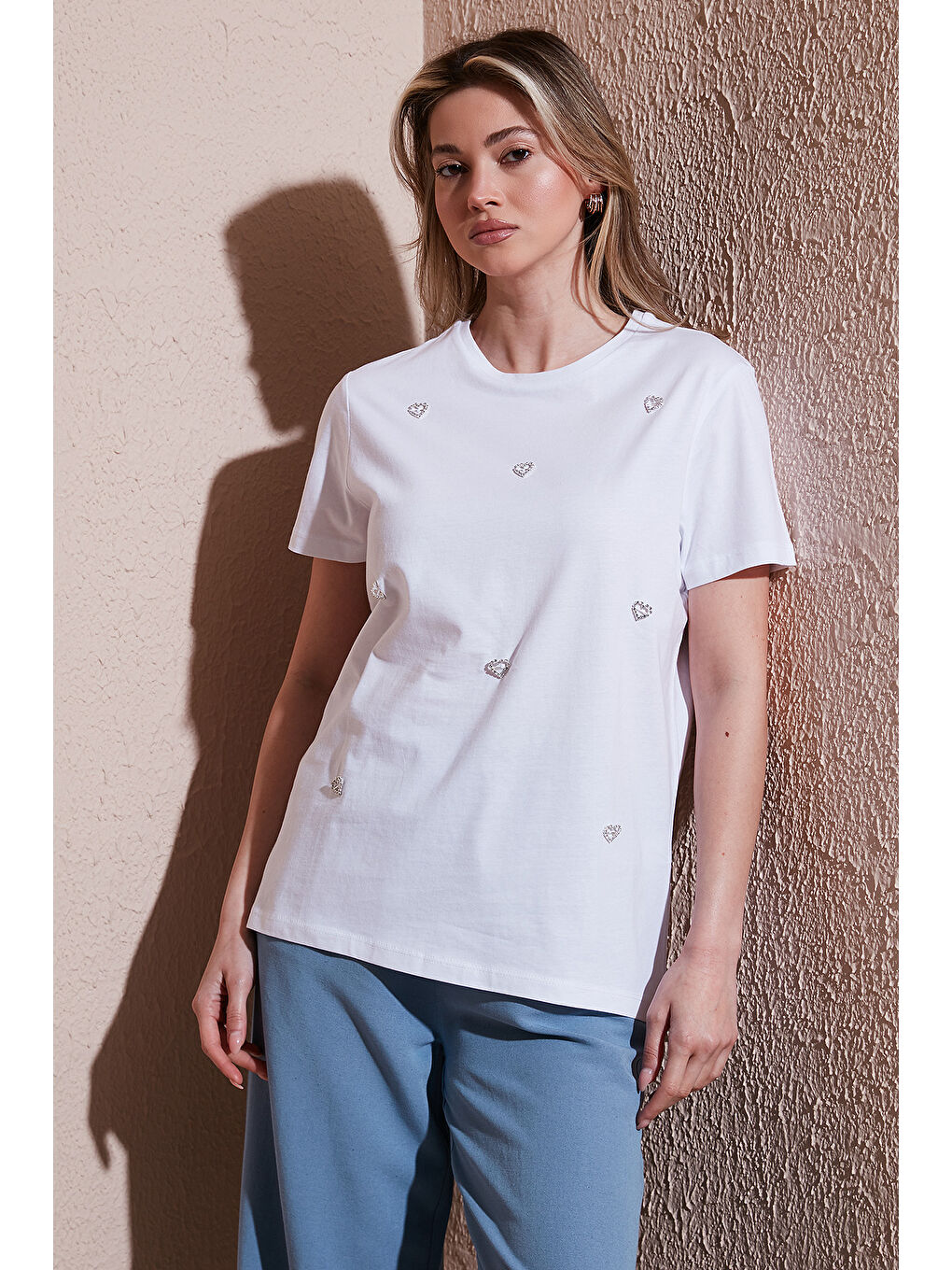 Beyaz Taşlı % 100 Pamuk Regular Fit Bisiklet Yaka Kadın Bluz 25Y0414K1-1