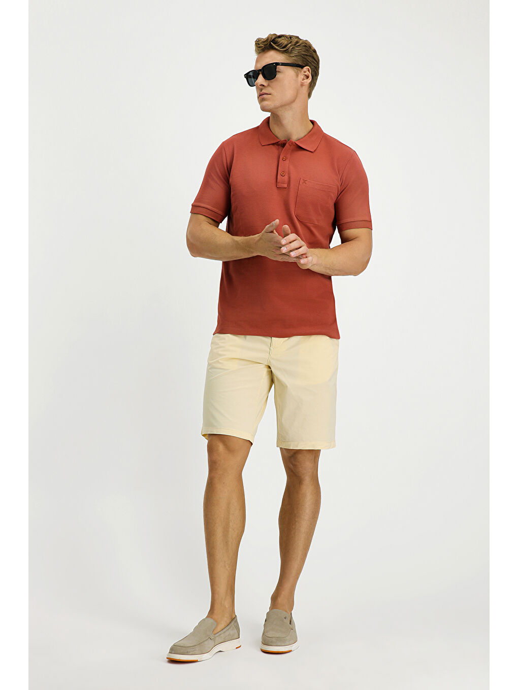 Kahverengi Regular Fit Pamuk Nakışlı Cepli Kıvrılmaz Polo Yaka Tişört-1