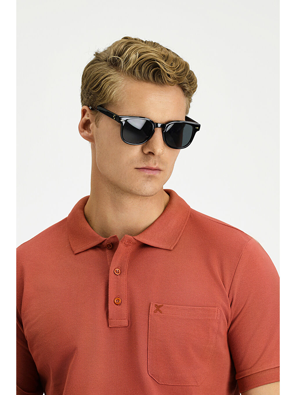 Kahverengi Regular Fit Pamuk Nakışlı Cepli Kıvrılmaz Polo Yaka Tişört-2