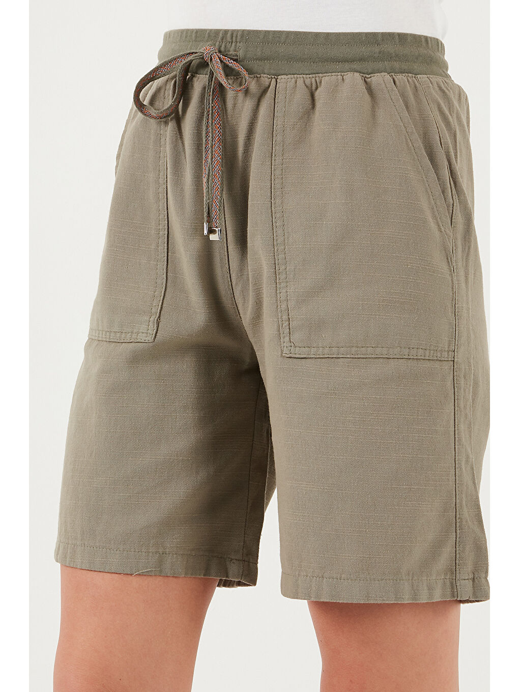 Haki Pamuklu Relaxed Fit Yüksek Bel Cepli Kadın Mini Şort 668YP5384-4