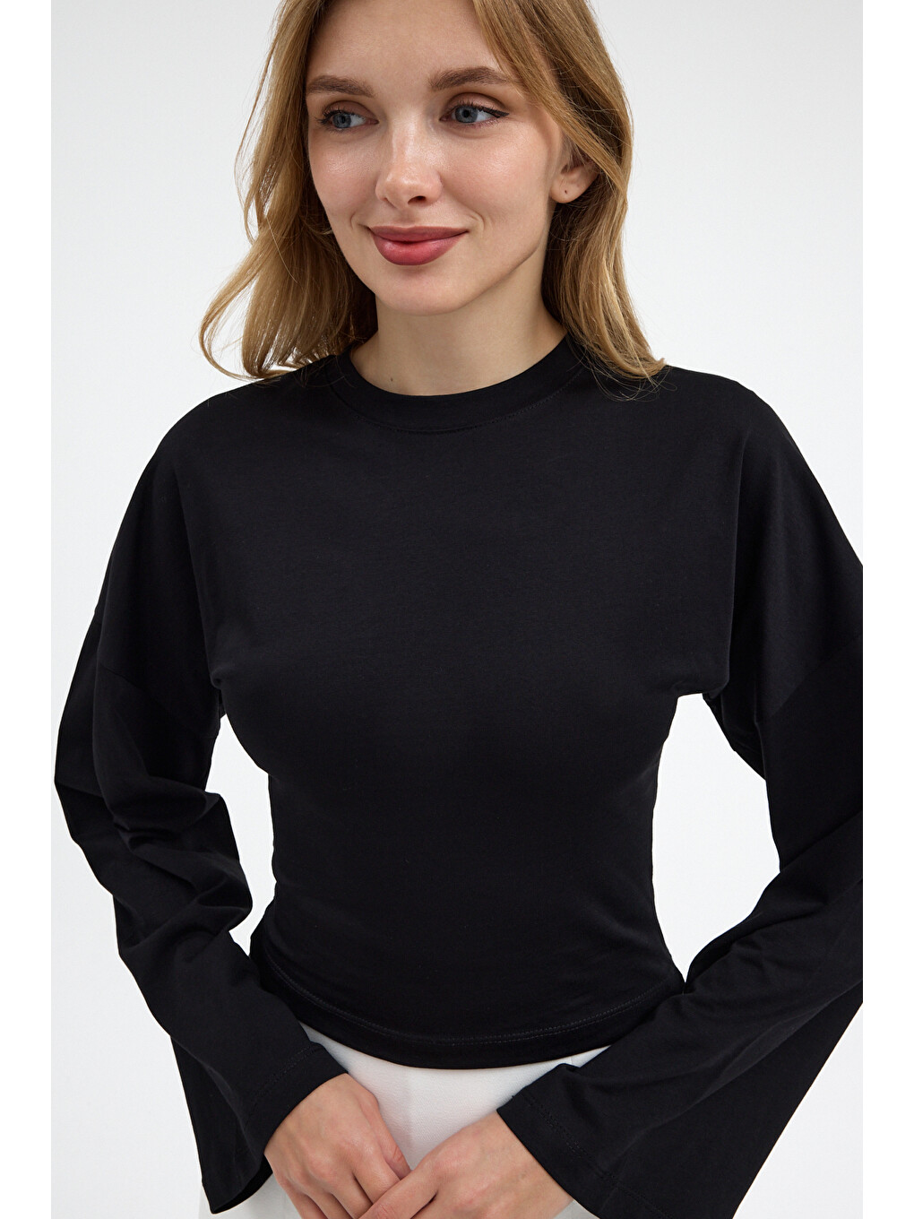 Kadın Basic Geniş Kol Siyah Crop Bluz-4