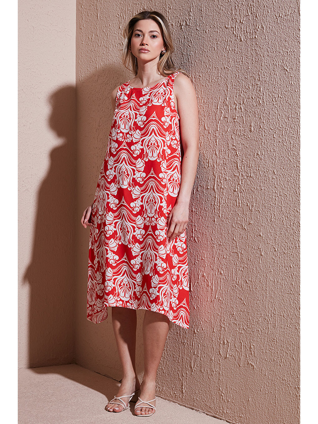 Kırmızı Regular Fit Bisiklet Yaka Kolsuz Volanlı Kadın Elbise 25Y0630K1-1