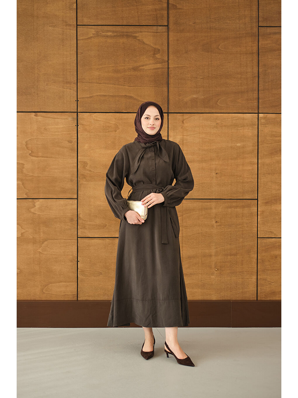 Kadın Fular Yaka Detaylı Nervürlü Modal Elbise Kahverengi-2