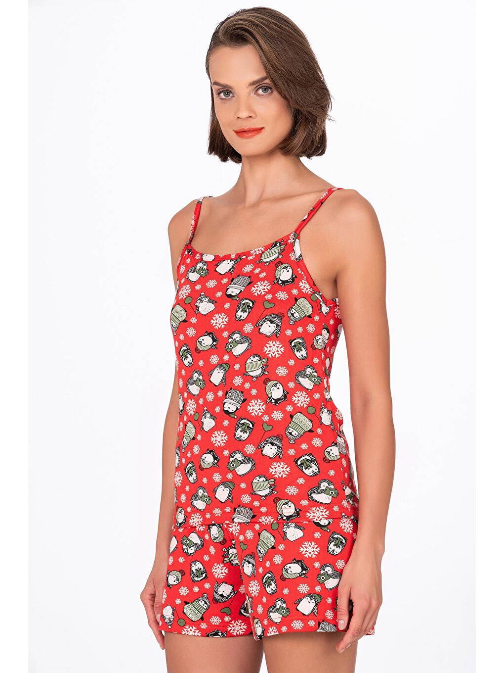 Kadın Kırmızı Desenli İp Askılı Şortlu Pijama Takımı-3