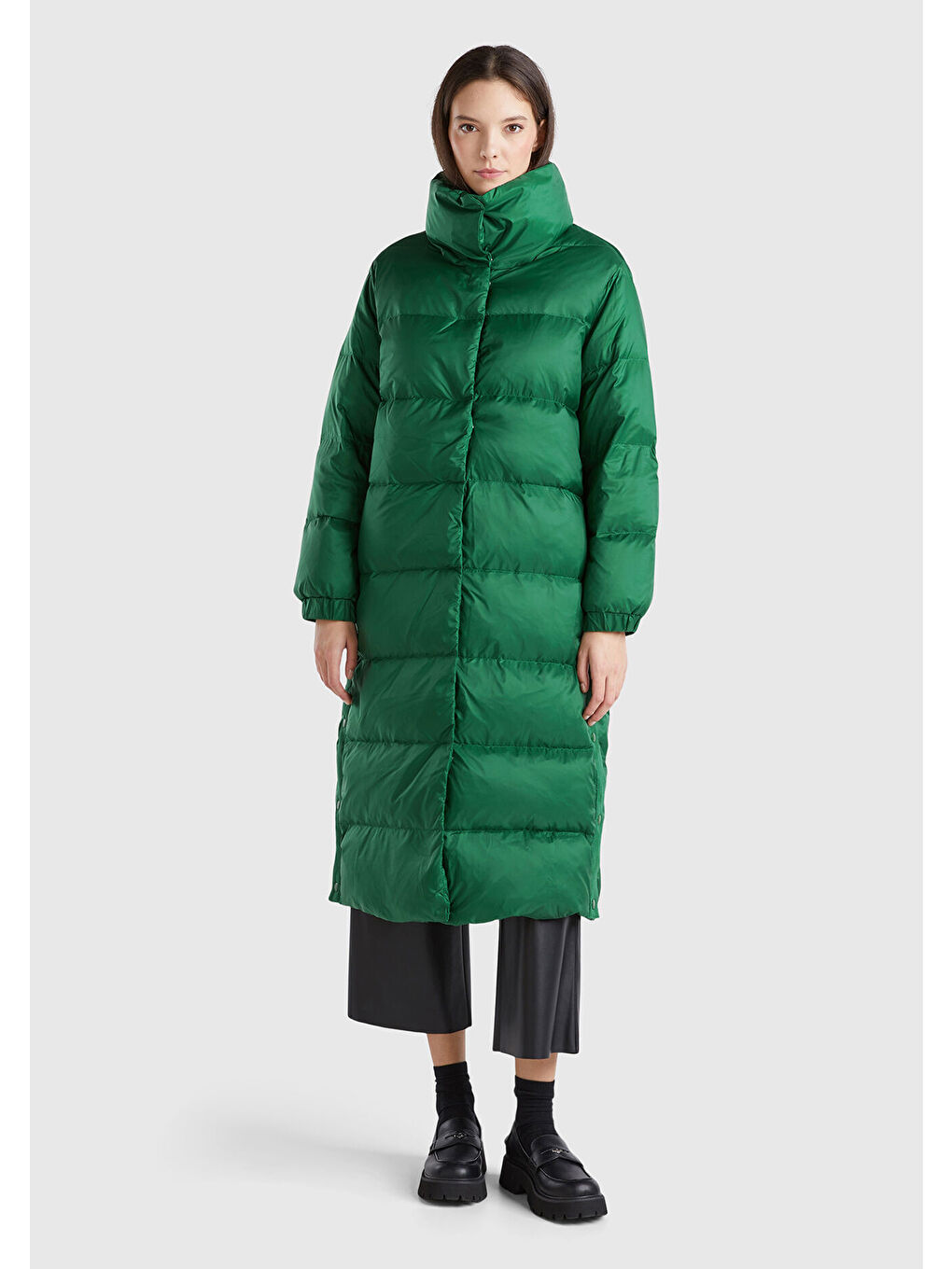 Kadın Yeşil Kaz Tüyü Dolgulu Düğme Kapamalı Yüksek Yaka Uzun Şişme Mont-1