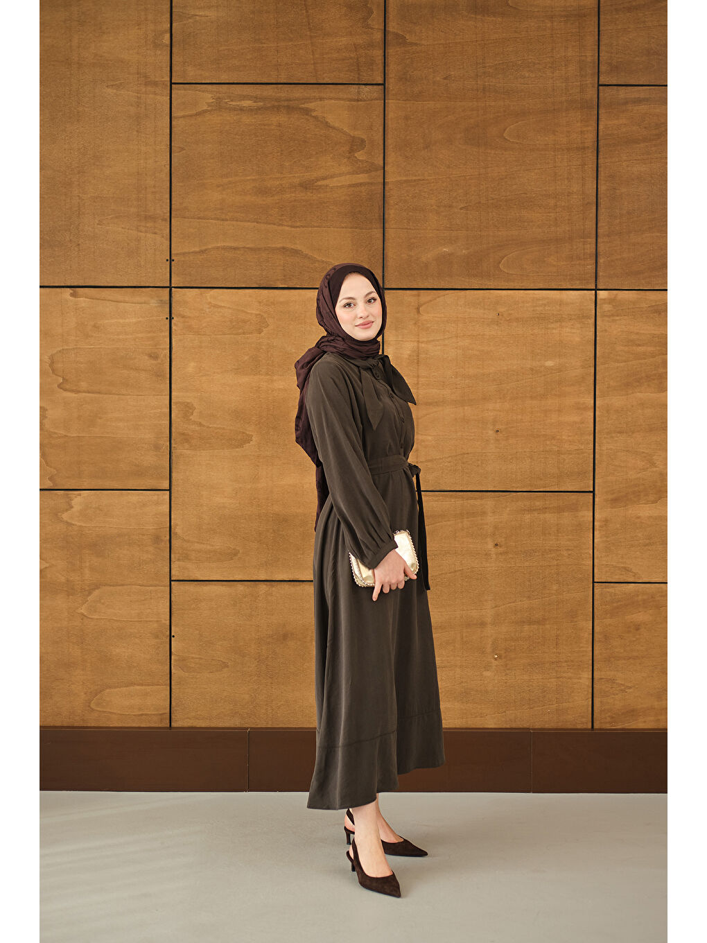 Kadın Fular Yaka Detaylı Nervürlü Modal Elbise Kahverengi-3