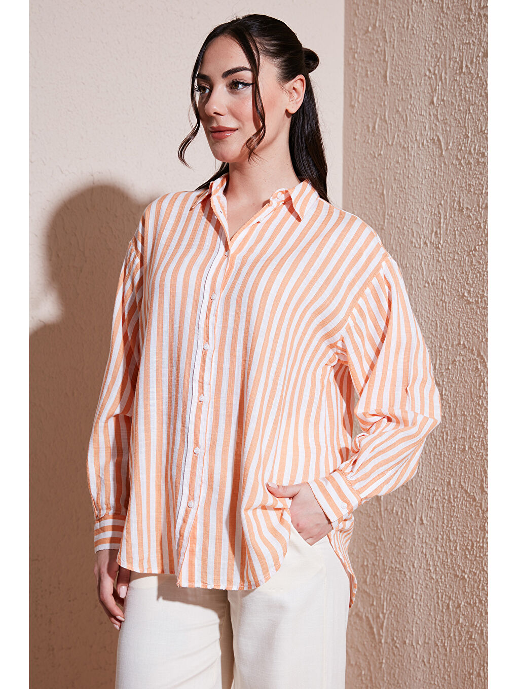 Turuncu Pamuk Karışımlı Regular Fit Çizgili Kadın Gömlek 25Y0670K1-3