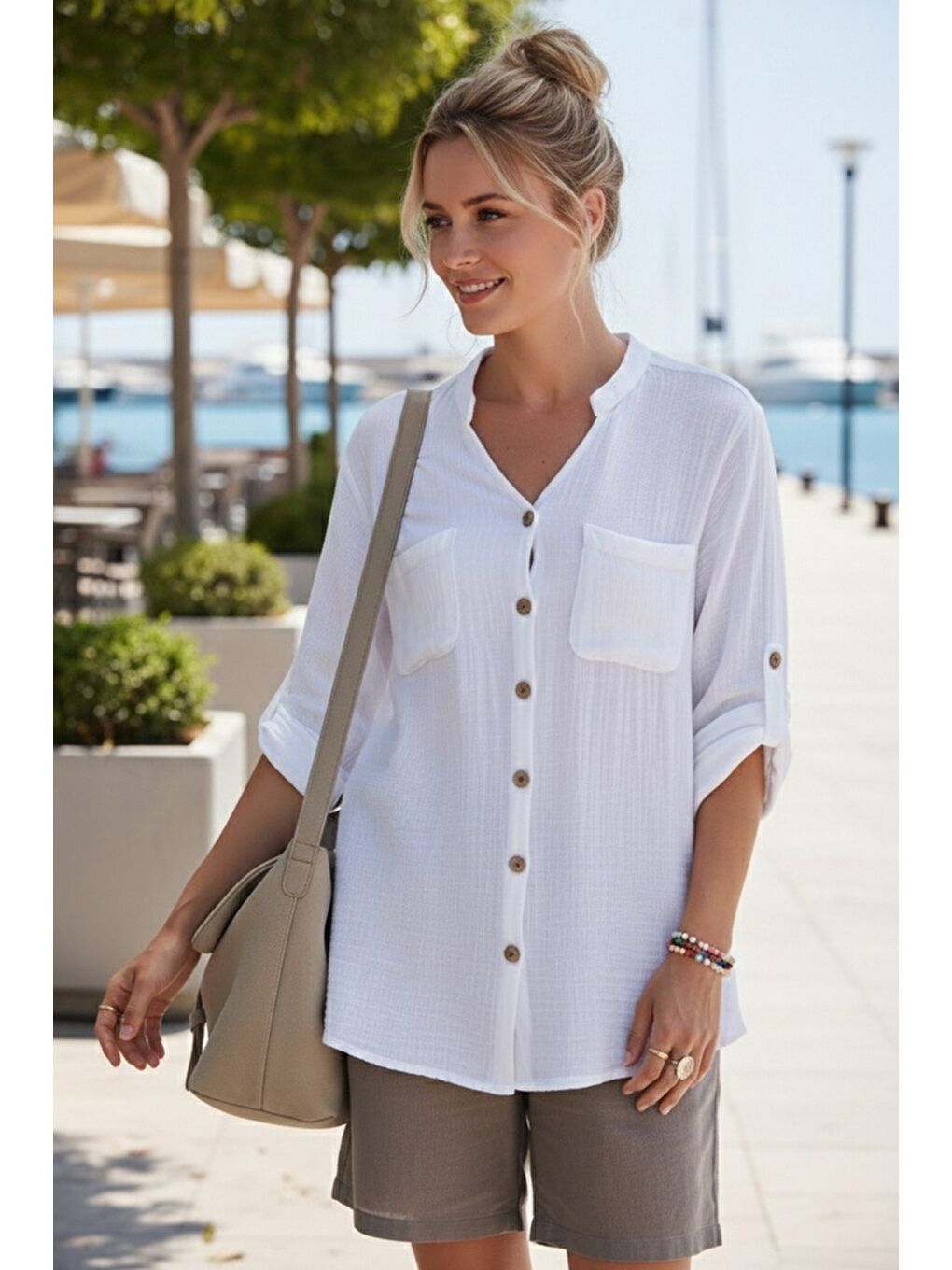 Beyaz Hakim Yaka Düğmeli 3/4 Kol Çift Cepli Arkası Fistolu Casual Müslin Salaş Dokuma Gömlek 74 65-2