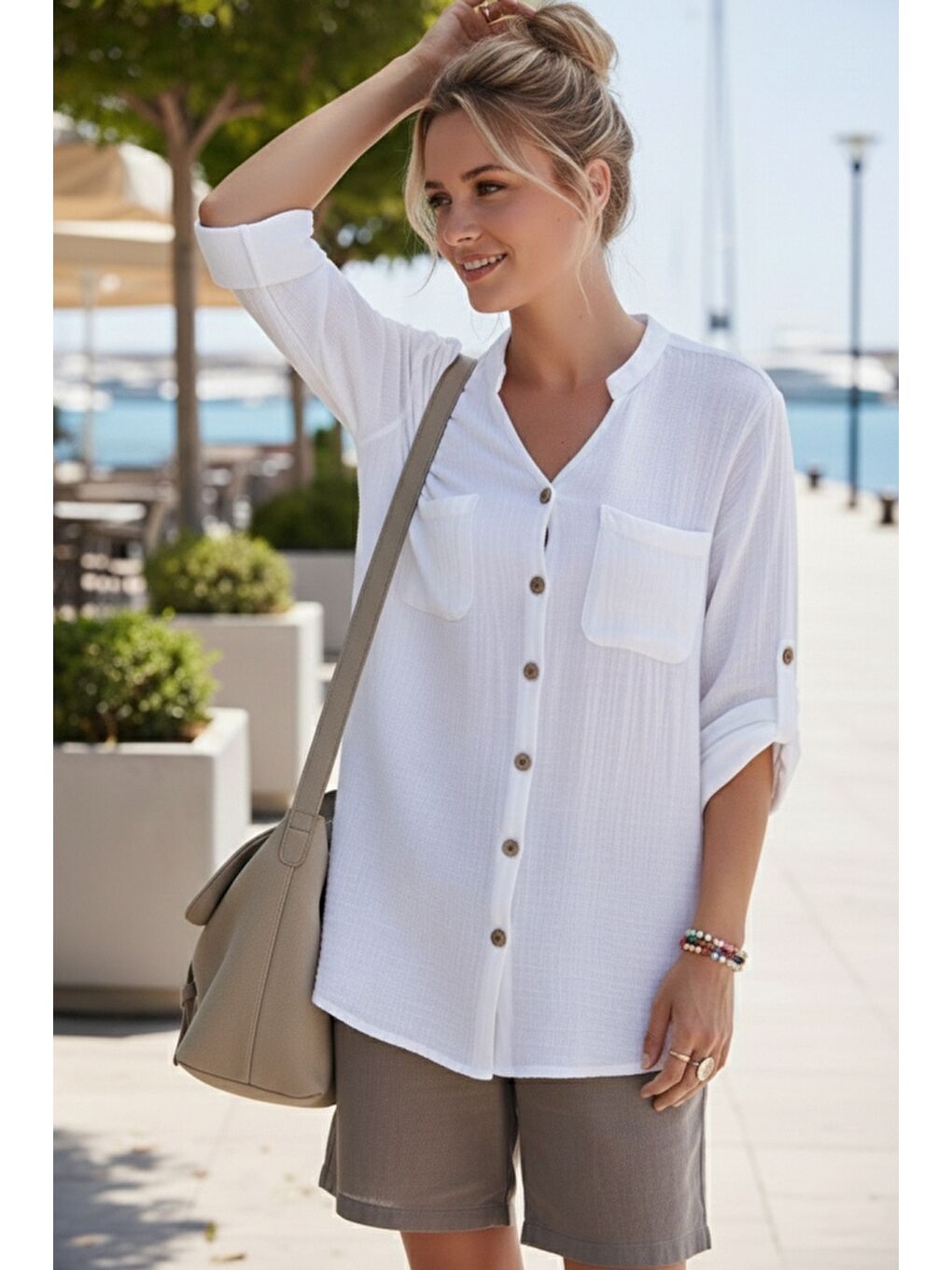 Beyaz Hakim Yaka Düğmeli 3/4 Kol Çift Cepli Arkası Fistolu Casual Müslin Salaş Dokuma Gömlek 74 65-3