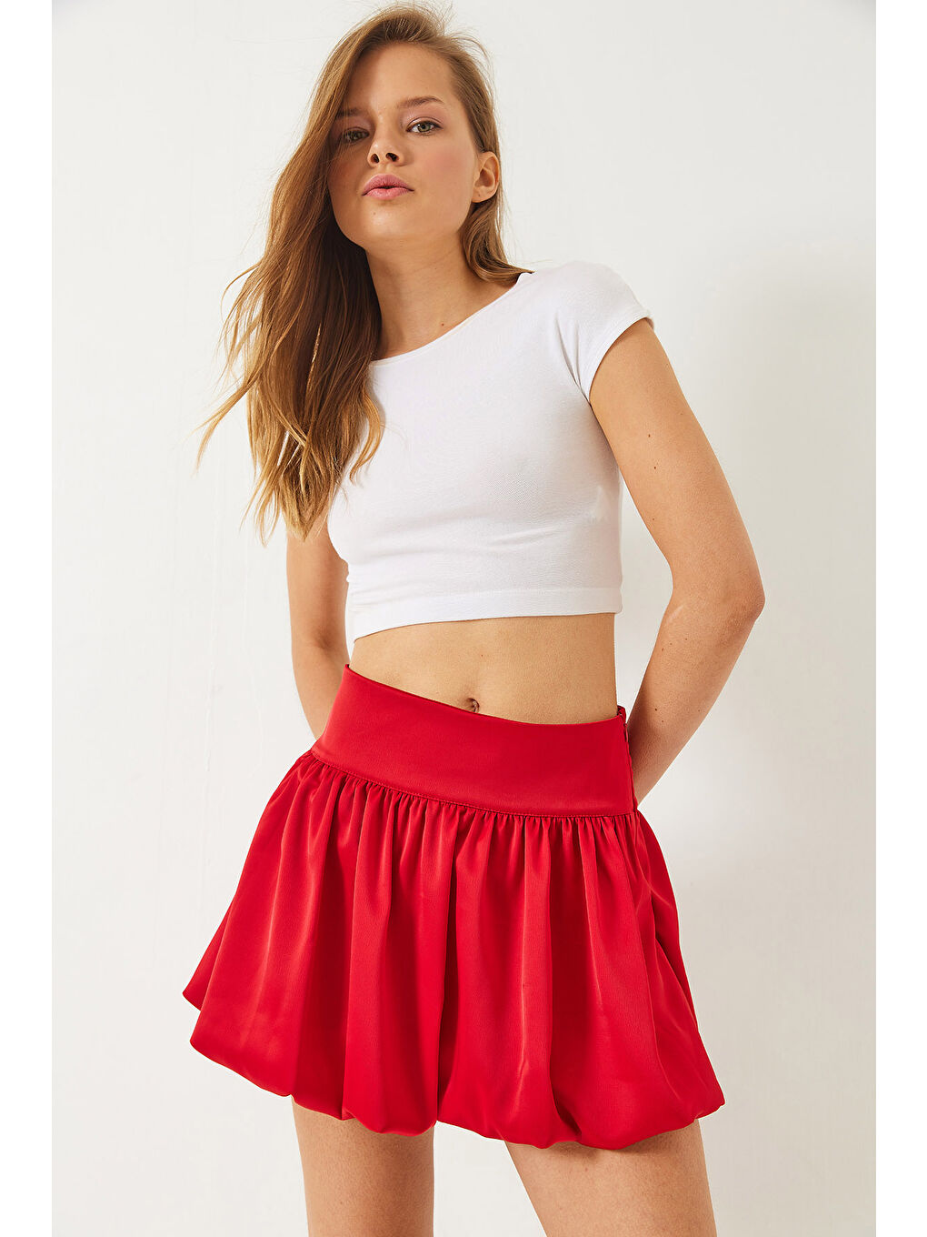 Kırmızı Kadın Astarı Şortlu Gizli Fermuarlı Saten Balon Etek