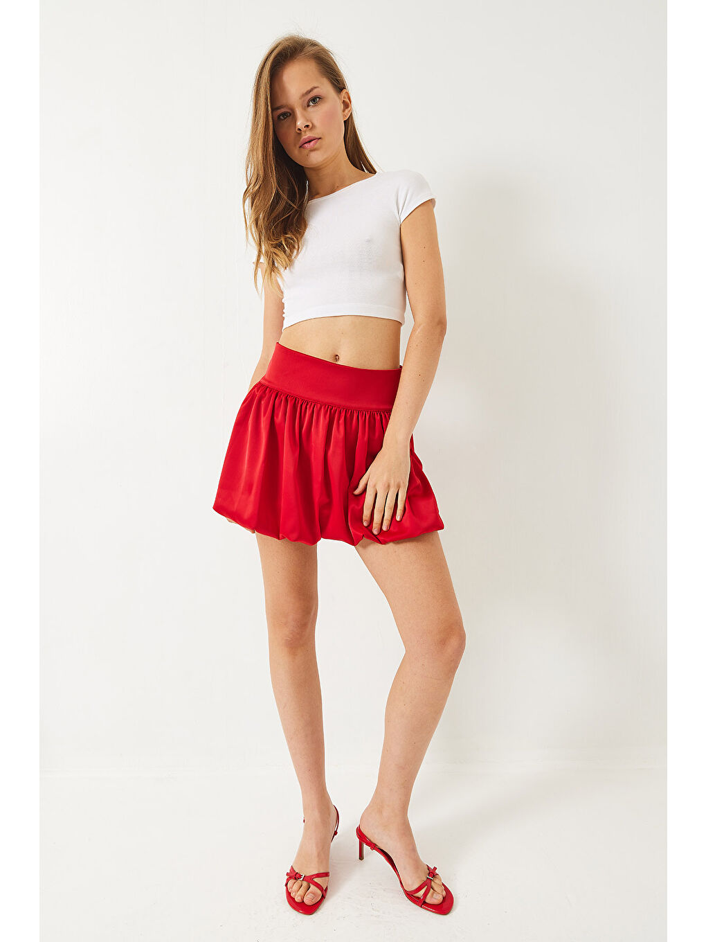 Kırmızı Kadın Astarı Şortlu Gizli Fermuarlı Saten Balon Etek-1