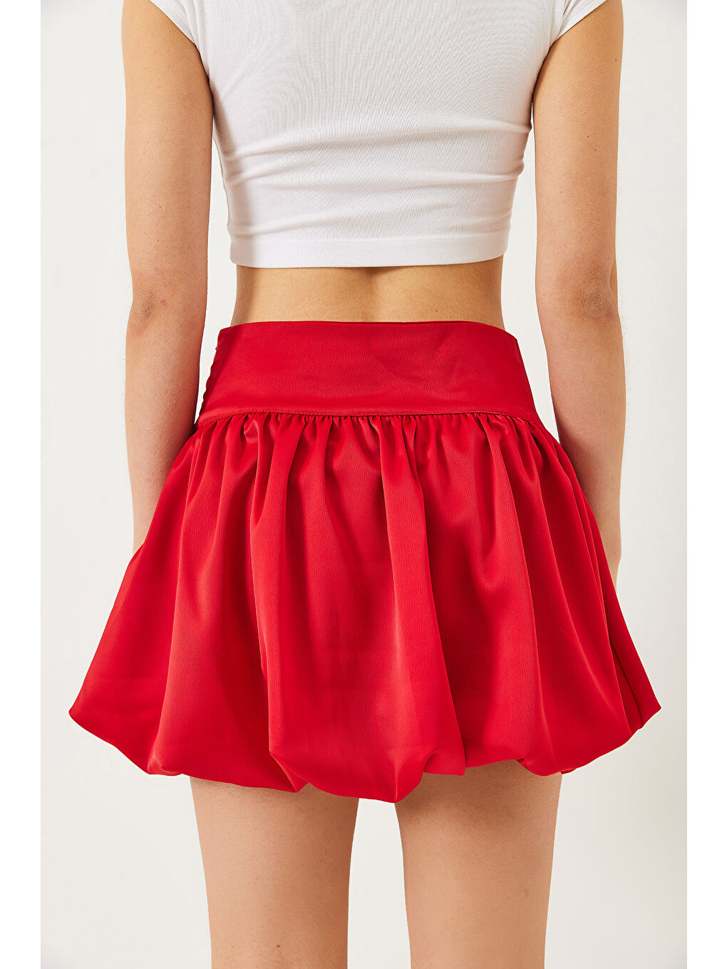 Kırmızı Kadın Astarı Şortlu Gizli Fermuarlı Saten Balon Etek-5
