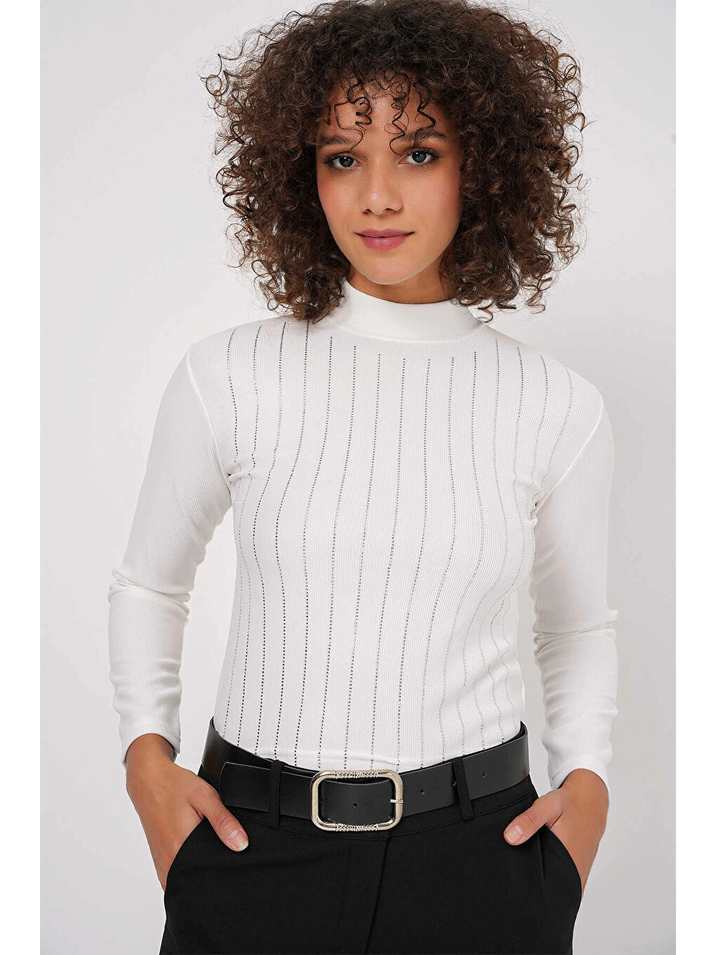 Kadın Beyaz Yarım Balıkçı Önü Taşlı Body HZL25W-BD19221-1