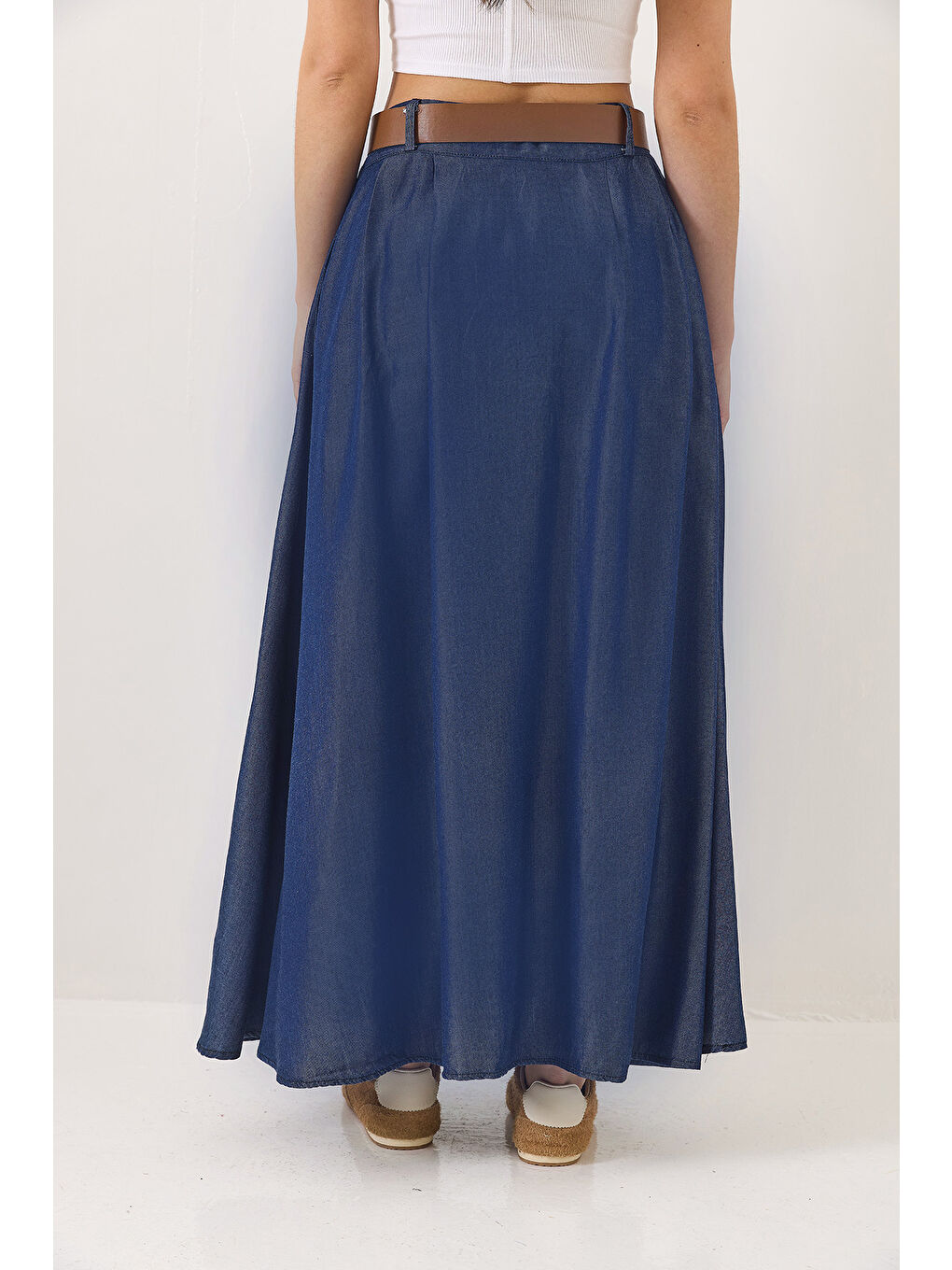 Lacivert Kadın Cep Detaylı Kemerli Yazlık Denim Uzun Kloş Etek-6