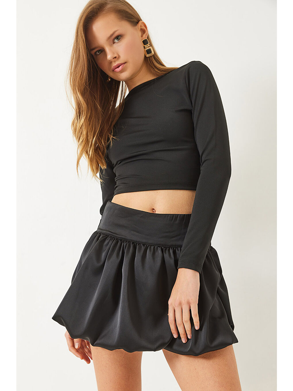 Siyah Kadın Astarı Şortlu Gizli Fermuarlı Saten Balon Etek