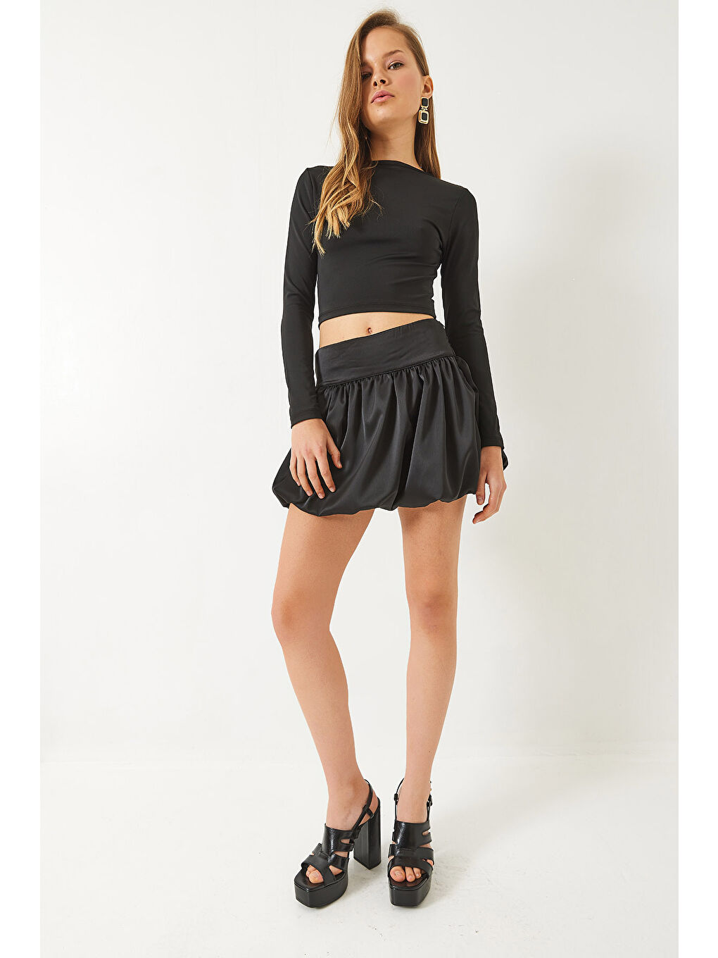 Siyah Kadın Astarı Şortlu Gizli Fermuarlı Saten Balon Etek-3