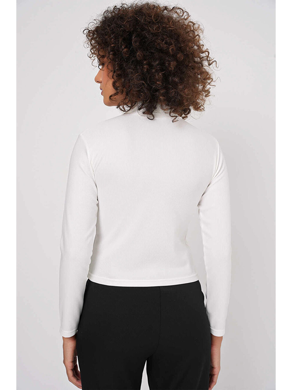 Kadın Beyaz Yarım Balıkçı Önü Taşlı Body HZL25W-BD19221-4