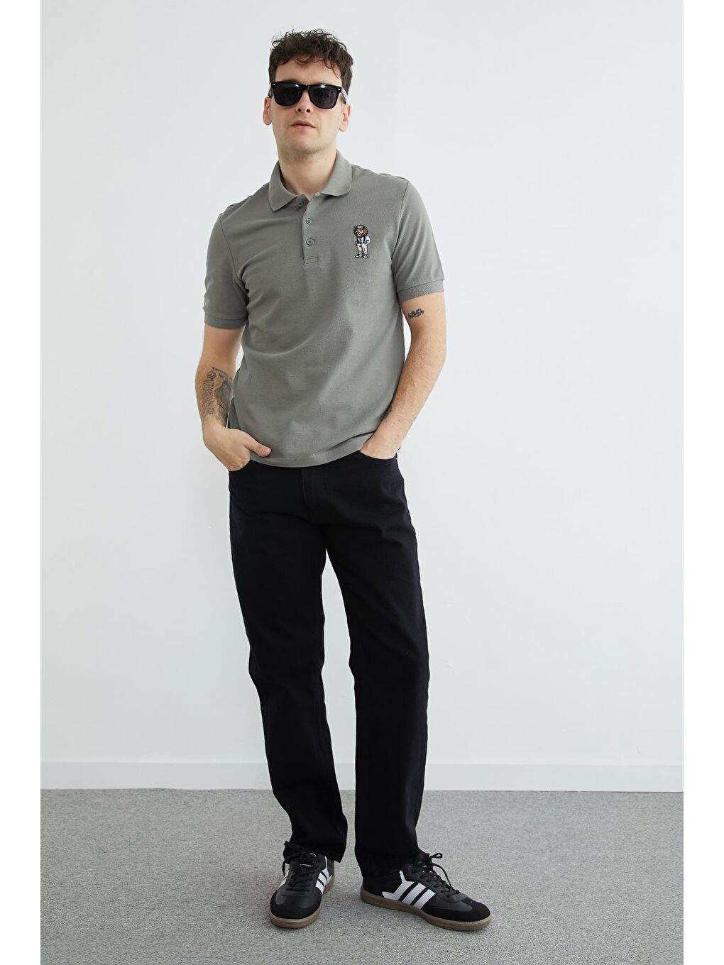 Haki Aslan Nakışlı Polo Yaka Tişört-3