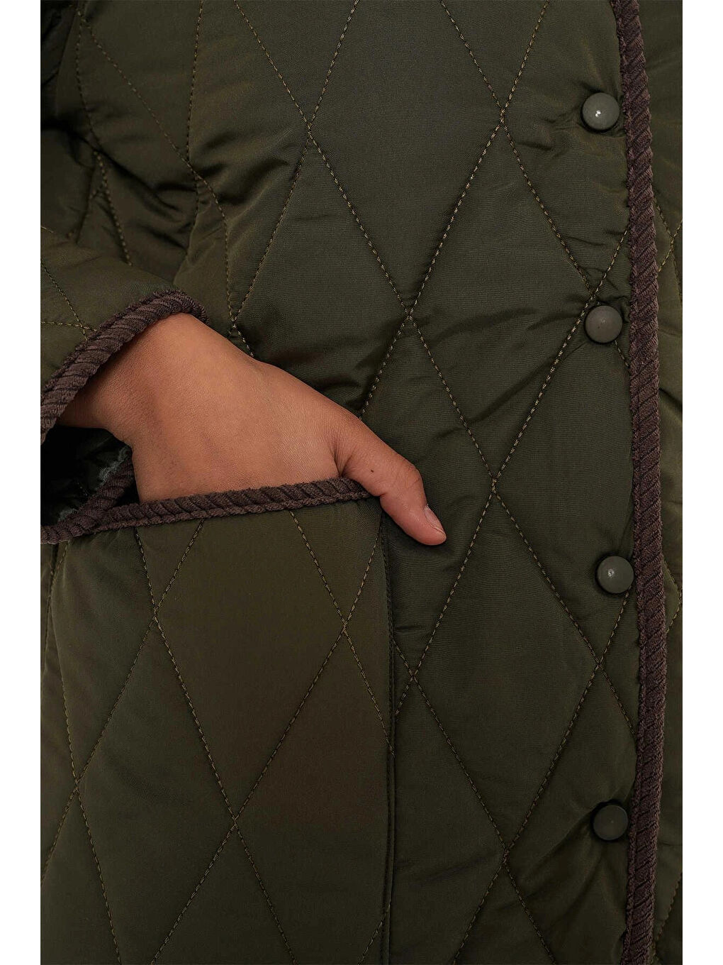 Kadın Haki Çıt Çıt Kapamalı Kadife Detaylı Kapitone Mont HZL25W-BD152261-2