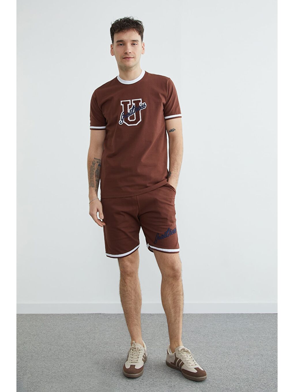 Kahverengi Beli Bağlamalı Nakışlı Biye Detaylı Şort-2