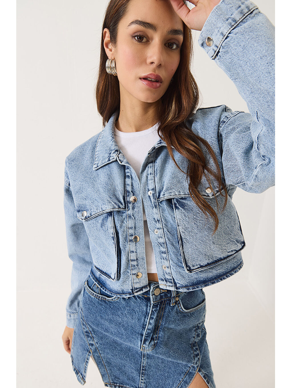 Mavi Kadın Geniş Cep Detaylı Crop Denim Ceket
