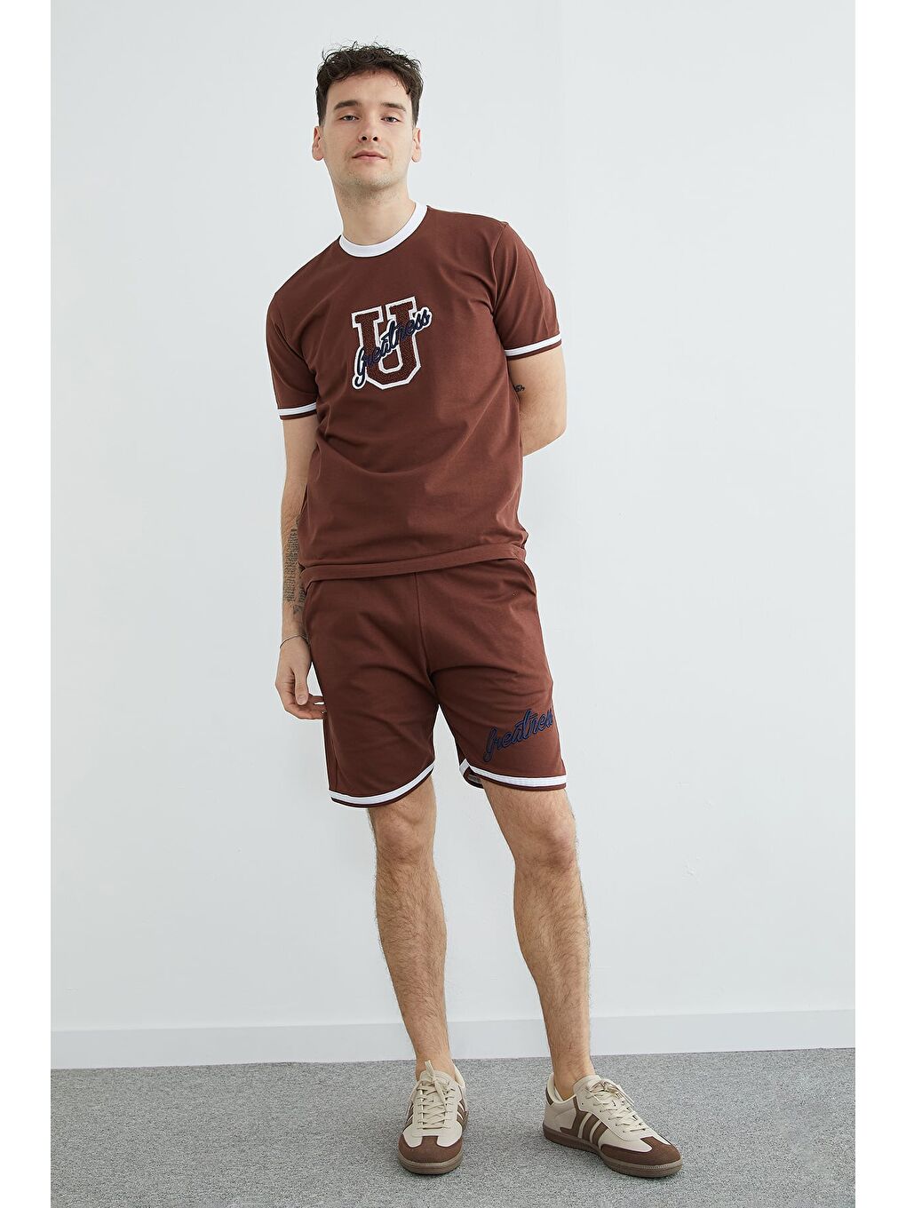 Kahverengi Beli Bağlamalı Nakışlı Biye Detaylı Şort-4