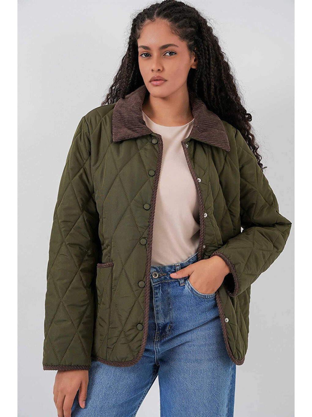 Kadın Haki Çıt Çıt Kapamalı Kadife Detaylı Kapitone Mont HZL25W-BD152261-4