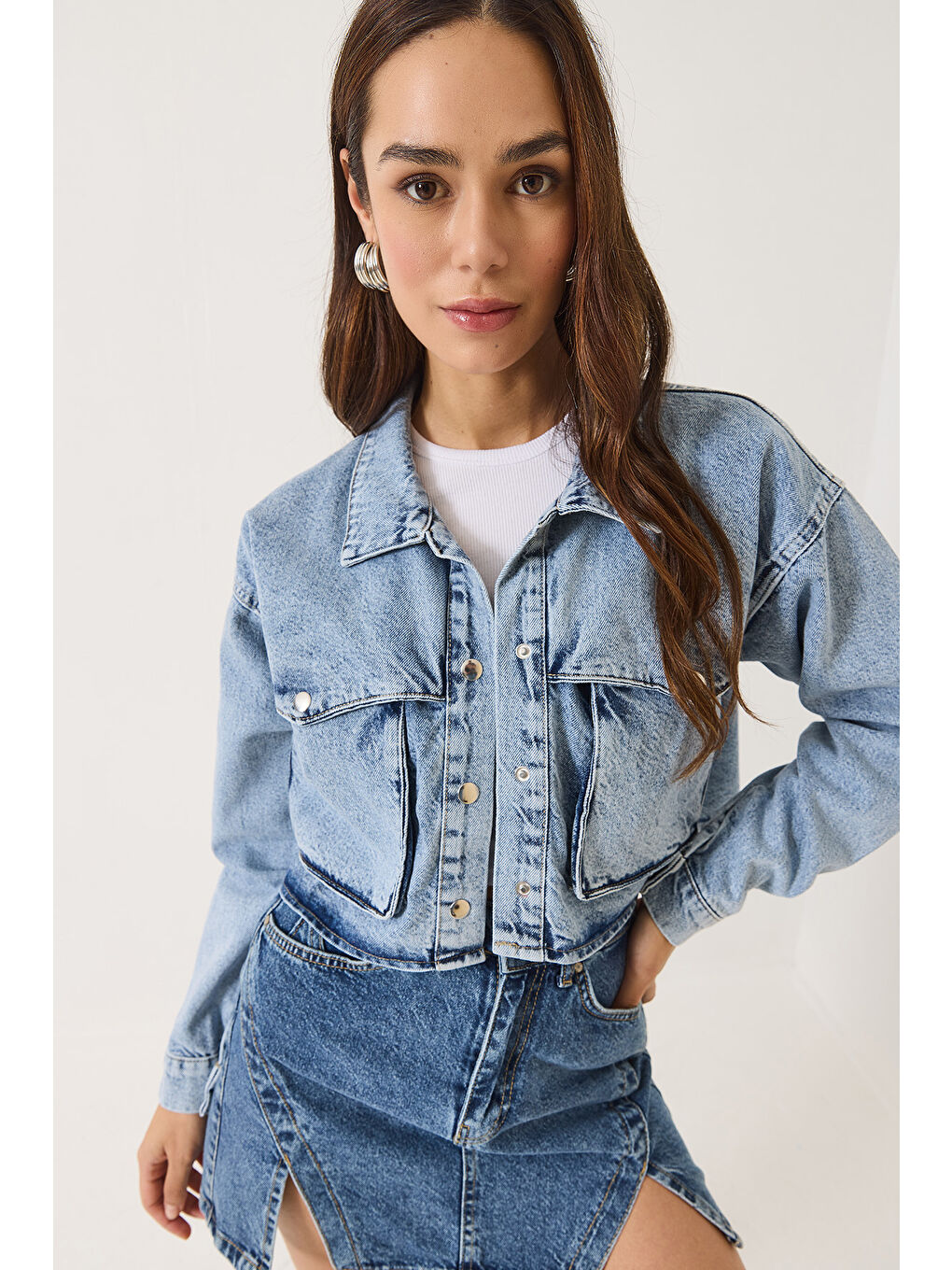 Mavi Kadın Geniş Cep Detaylı Crop Denim Ceket-4