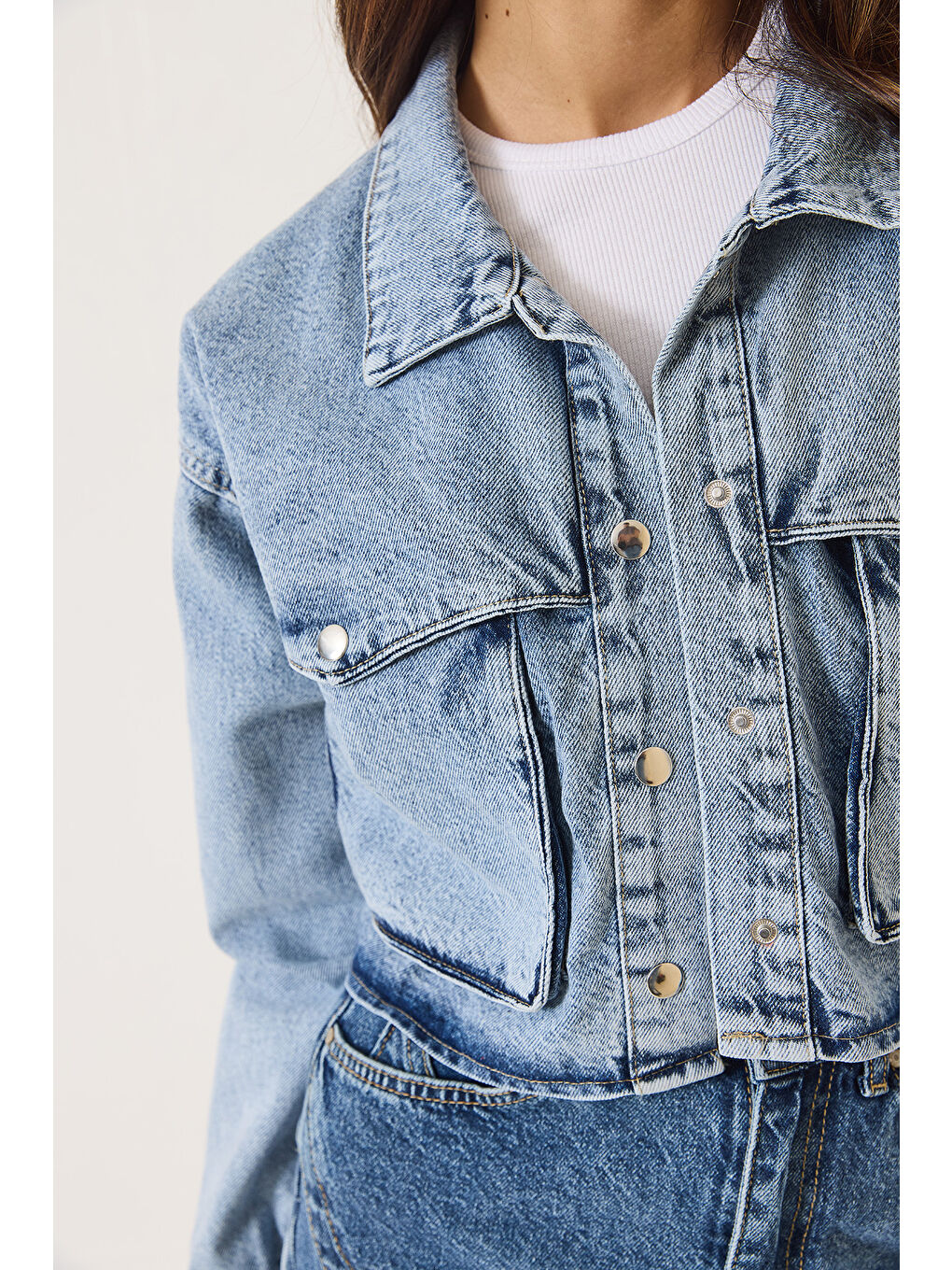 Mavi Kadın Geniş Cep Detaylı Crop Denim Ceket-5