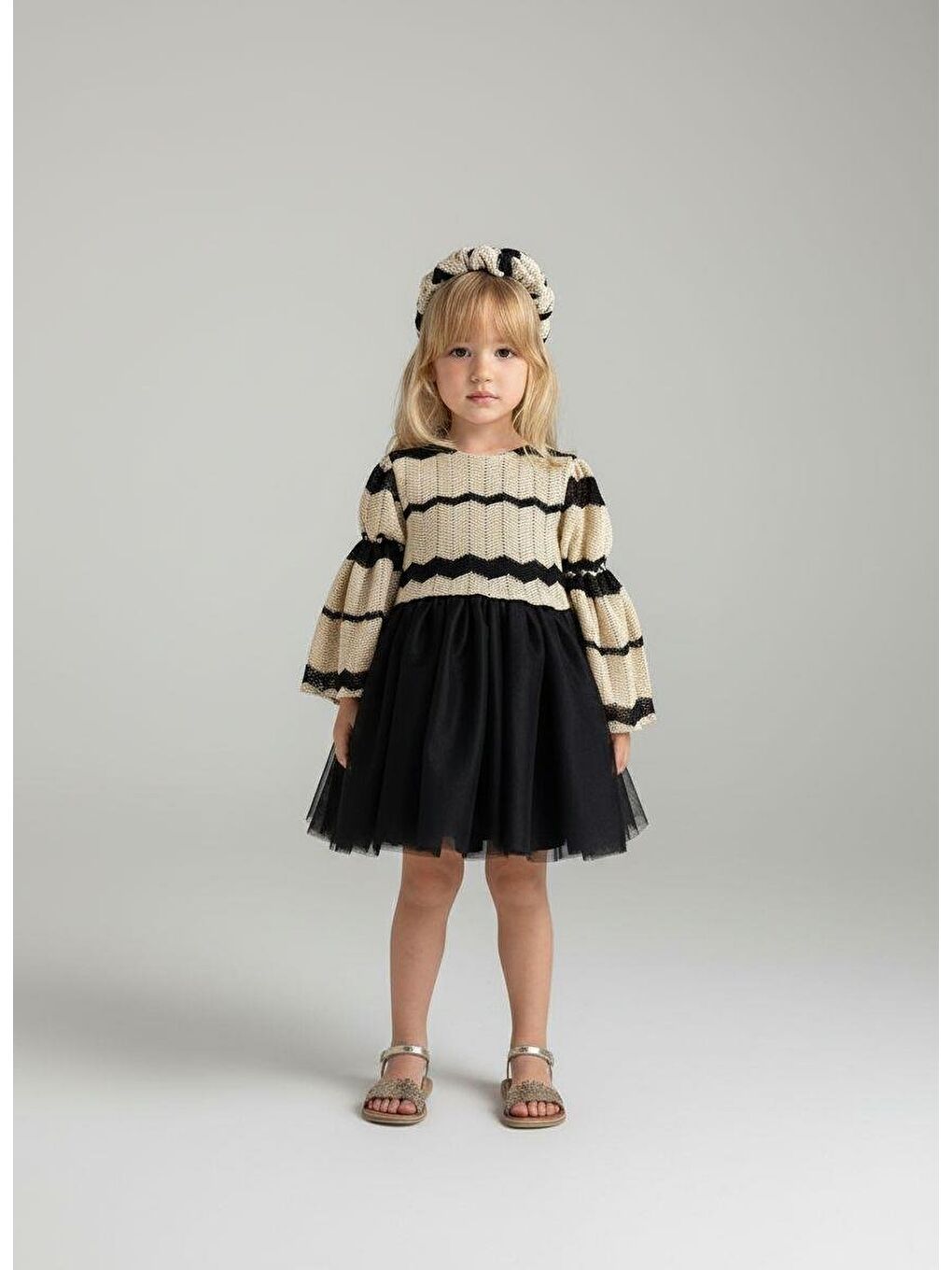 Karışık Kız Çocuk Pamuklu Triko Desenli Balon Kol Siyah Tül Etekli Elbise