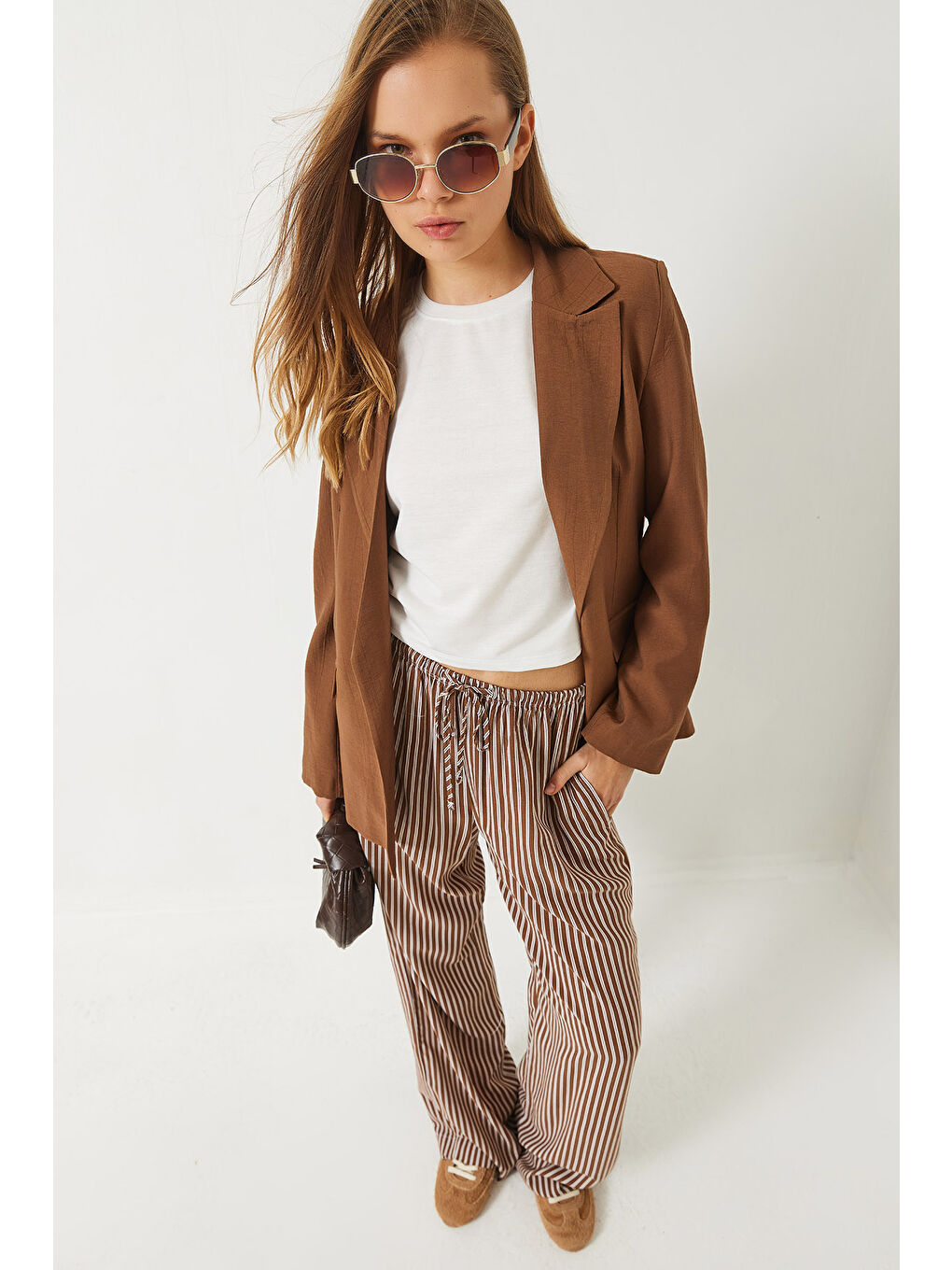 Kahverengi Kadın Vatkalı Astarı Çizgili Çilek Kumaş Blazer Ceket