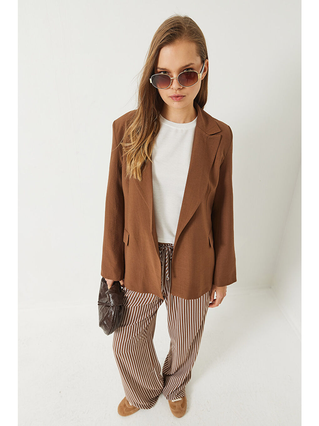 Kahverengi Kadın Vatkalı Astarı Çizgili Çilek Kumaş Blazer Ceket-1