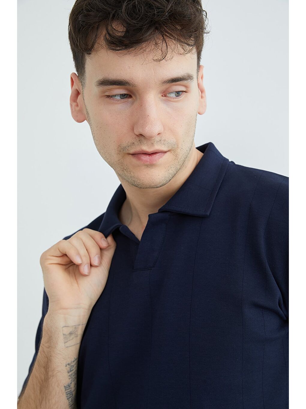 Lacivert Şeritli Apaş Yaka Regular  Tişört-3