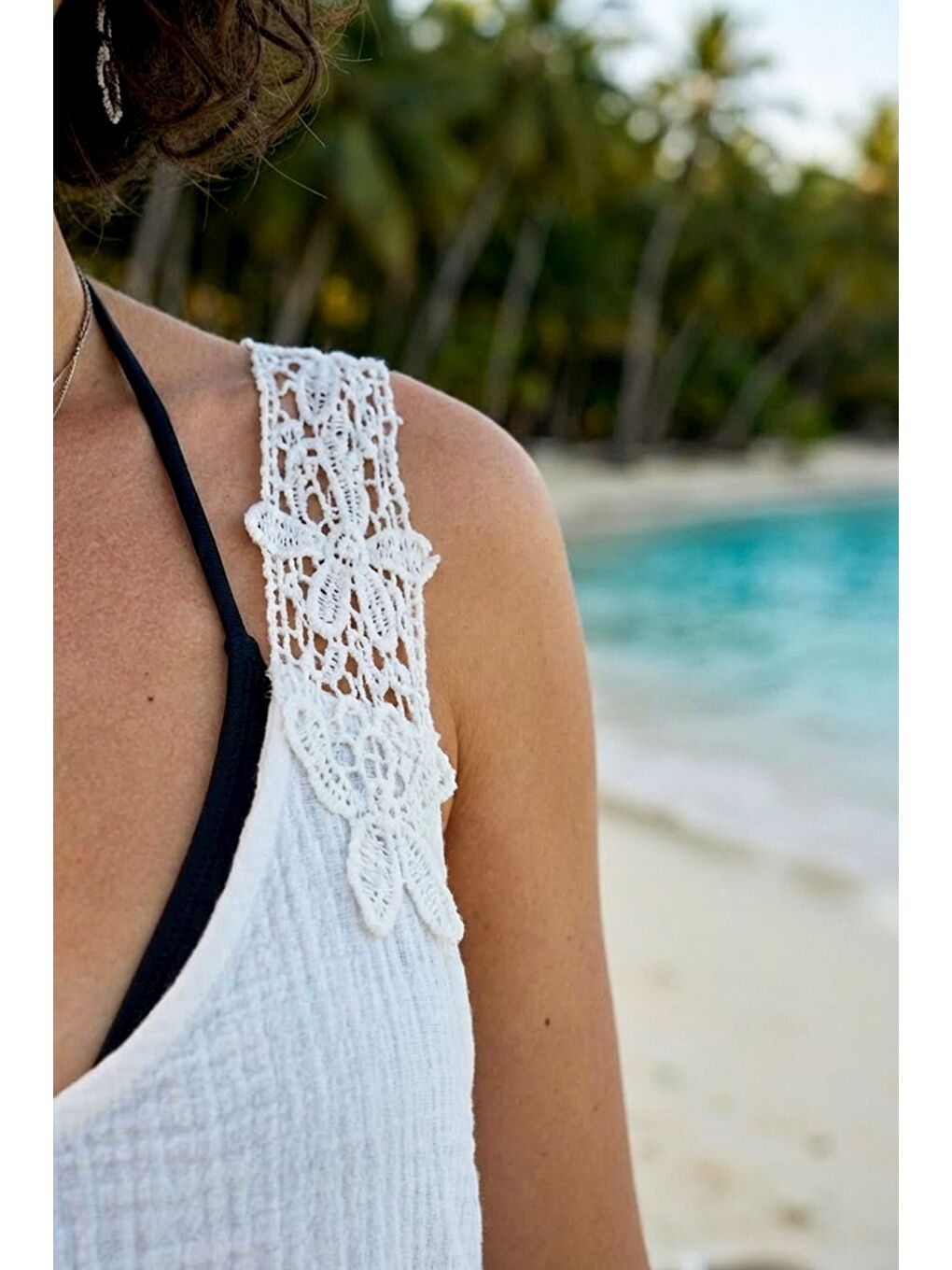 Beyaz Havuz Yaka Kolsuz Dantelli Omuz Casual Müslin Dokuma Elbise 95 63-1