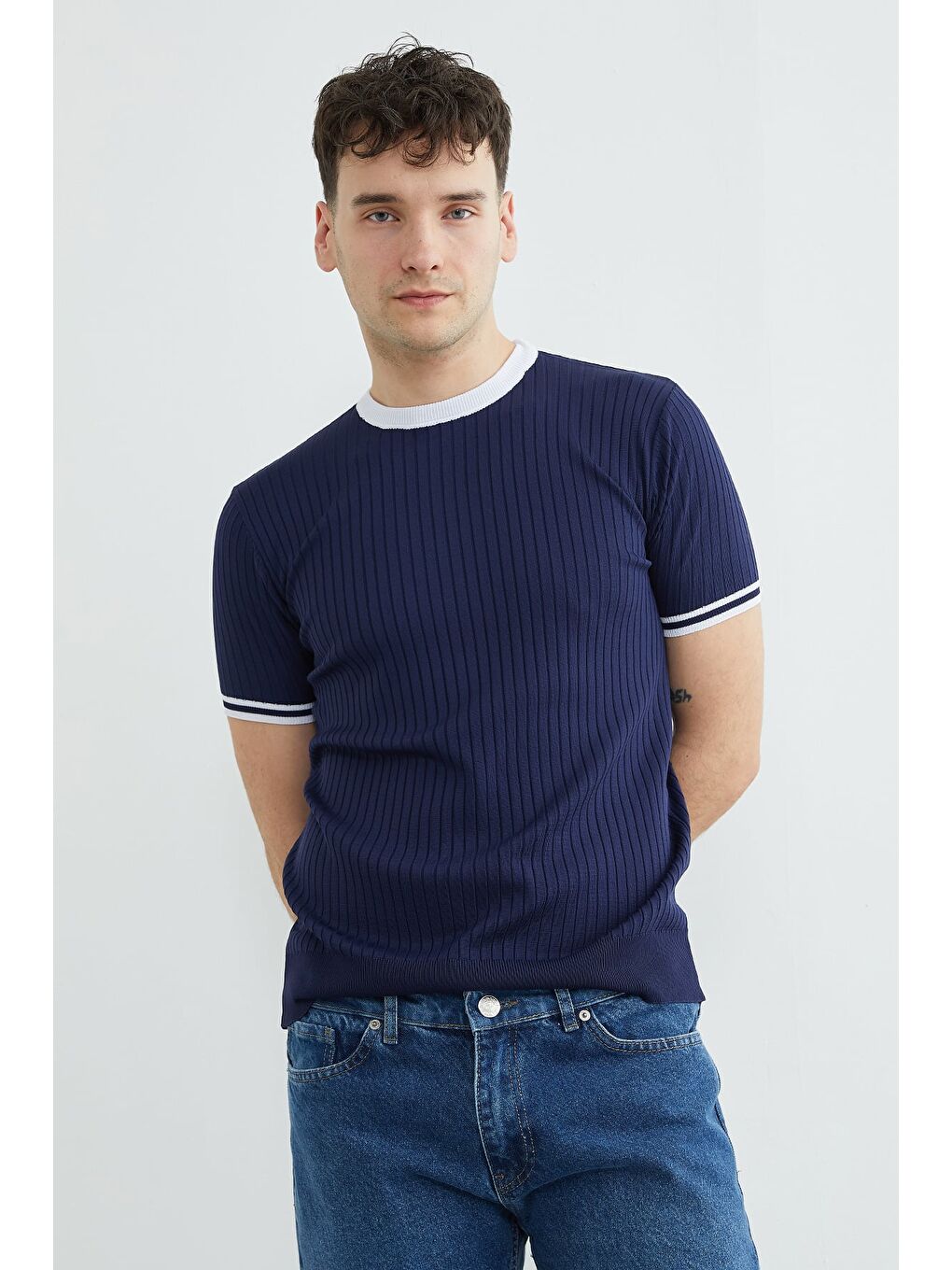 Lacivert Fitilli Biyeli Bisiklet Yaka Triko Tişört-1