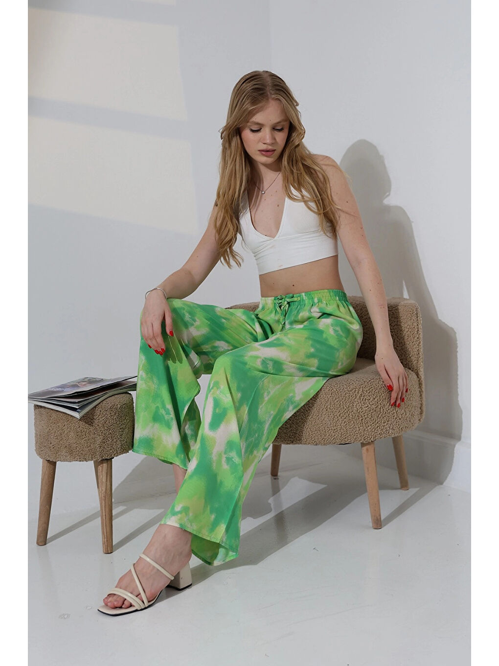 Kadın Yeşil Desenli Beli Lastikli Cepsiz Bol Kesim Viskon Pantolon HZL25S-DSB17771-1