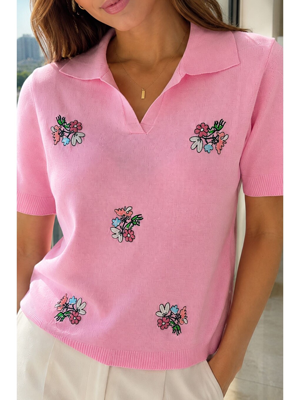 Pembe Kadın Polo Yaka Çiçek Nakışlı Triko Bluz-2