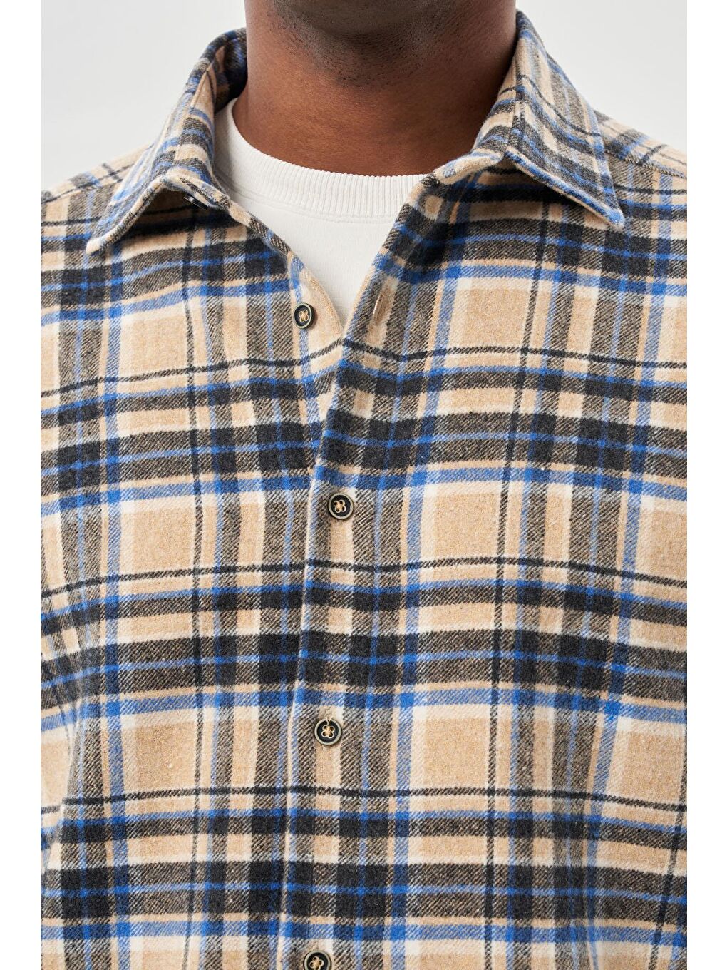 Bej Yünlü Ekose Desen Yumuşak Yaka Cepsiz Uzun Kol Casual Comfort Fit Gömlek 1004245227-3