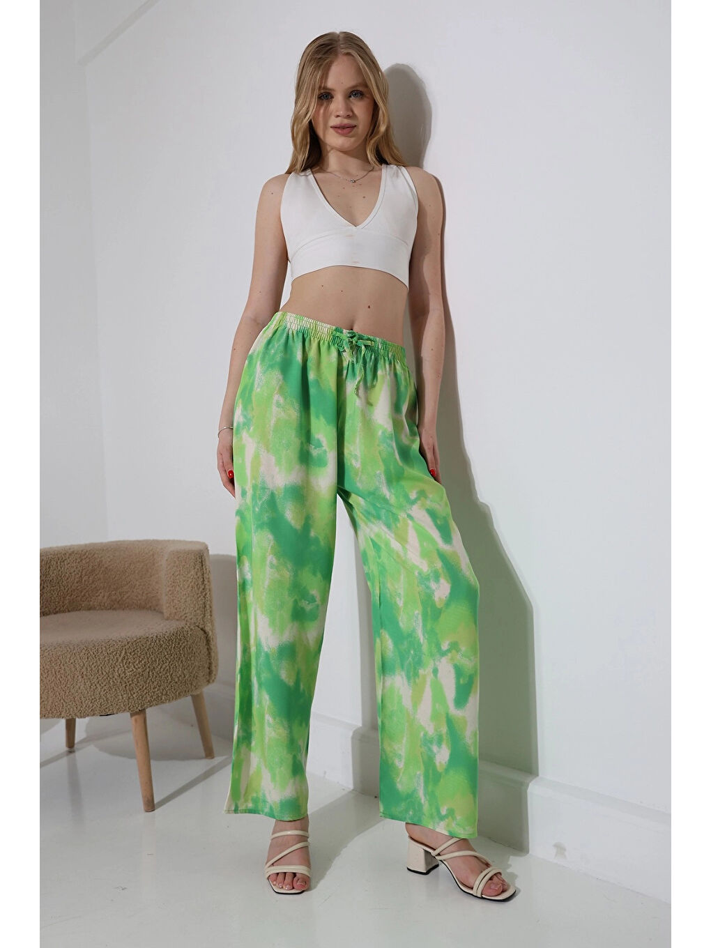Kadın Yeşil Desenli Beli Lastikli Cepsiz Bol Kesim Viskon Pantolon HZL25S-DSB17771-4
