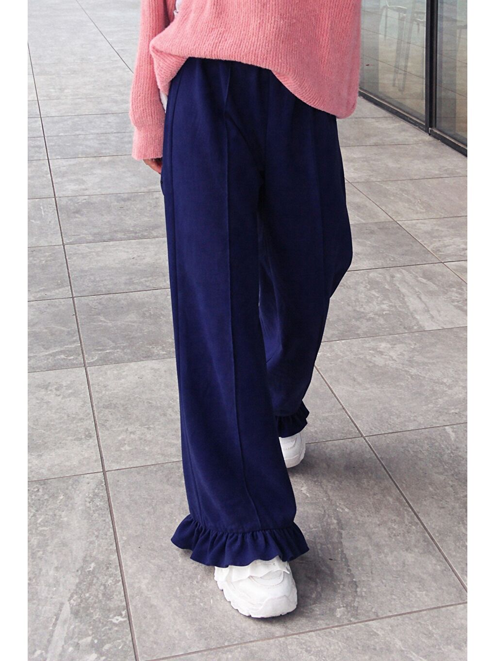 Lacivert Kadın 2 İplik Salaş Kesim Feminen Fırfır Detaylı Bol Paça Eşofman Altı-3