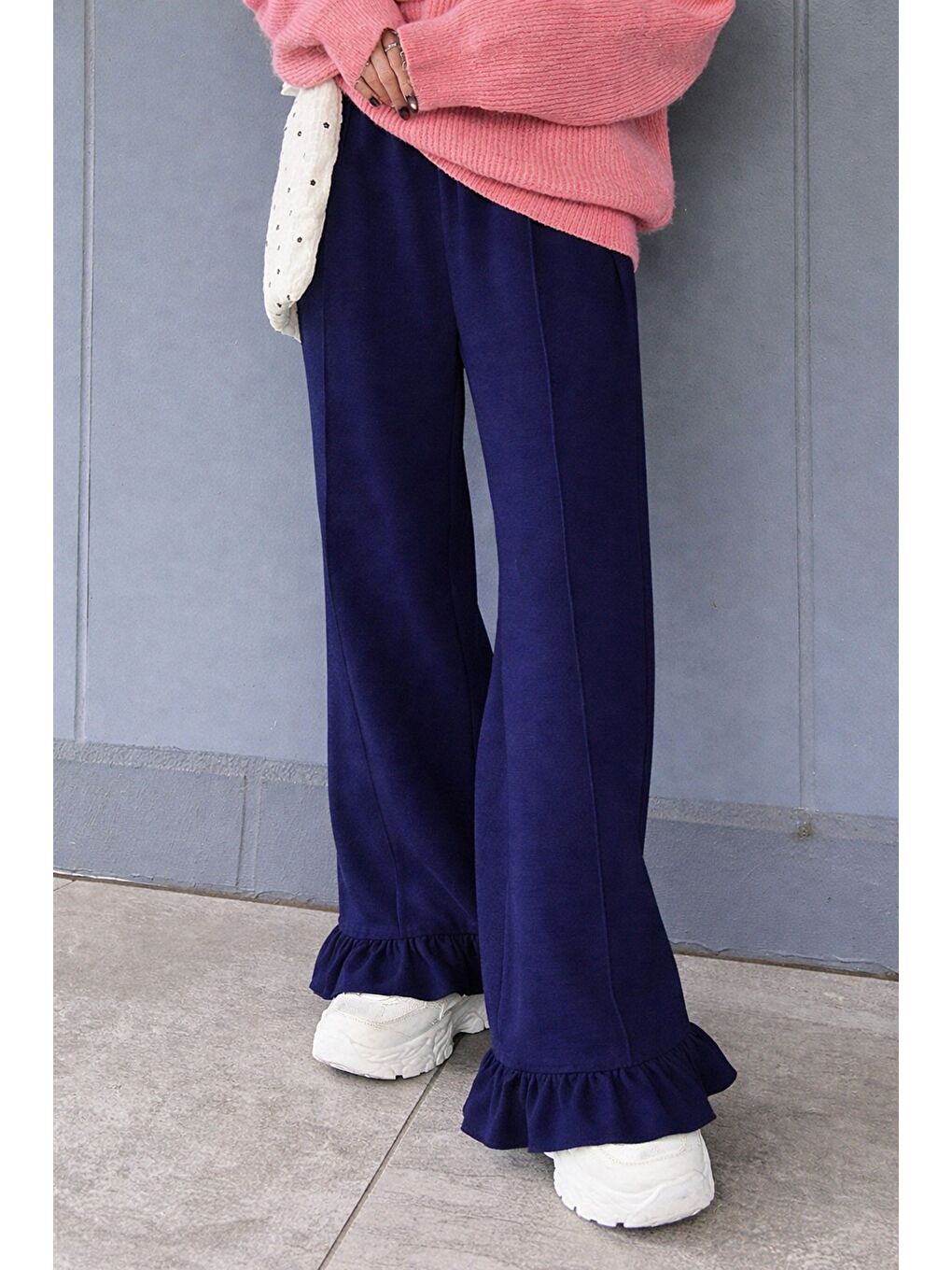 Lacivert Kadın 2 İplik Salaş Kesim Feminen Fırfır Detaylı Bol Paça Eşofman Altı-6