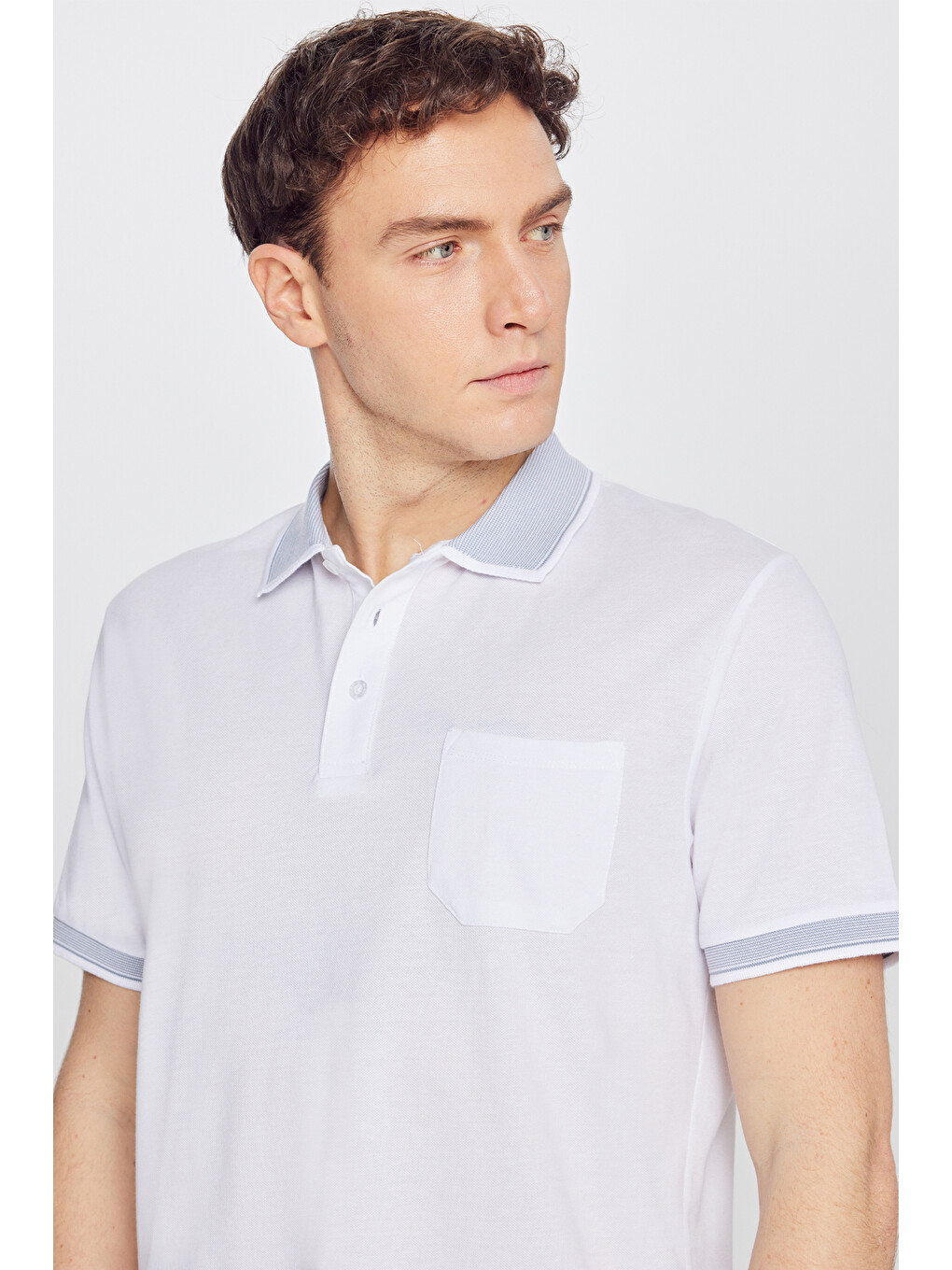 Erkek Beyaz-Beyaz Pamuklu Comfort Fit Rahat Kesim Polo Yaka Cepli Tişört-4