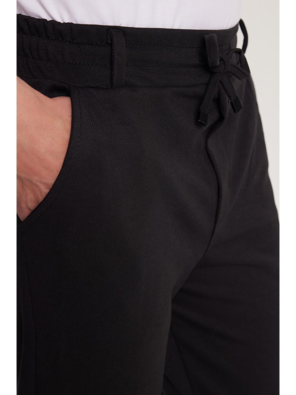 Erkek Slim Fit Pamuklu Beli Bağlamalı Yan Cepli Katlamalı Paça Jogger Siyah Pantolon-1
