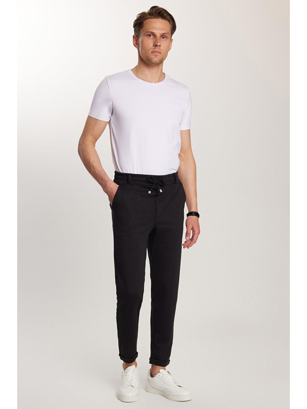 Erkek Slim Fit Pamuklu Beli Bağlamalı Yan Cepli Katlamalı Paça Jogger Siyah Pantolon-3