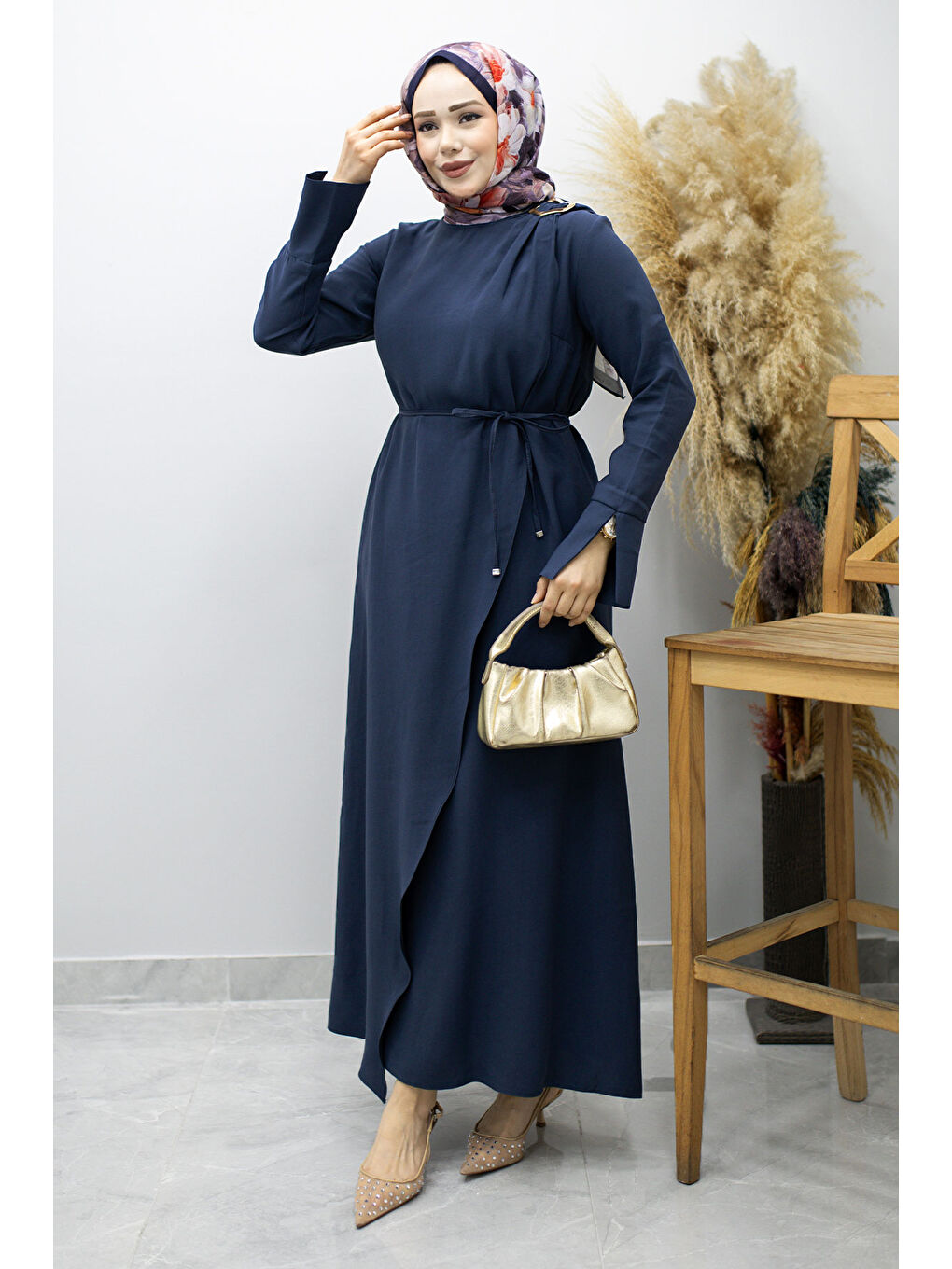 Broş Detaylı Kuşaklı Elbise TSD260198 Lacivert-2