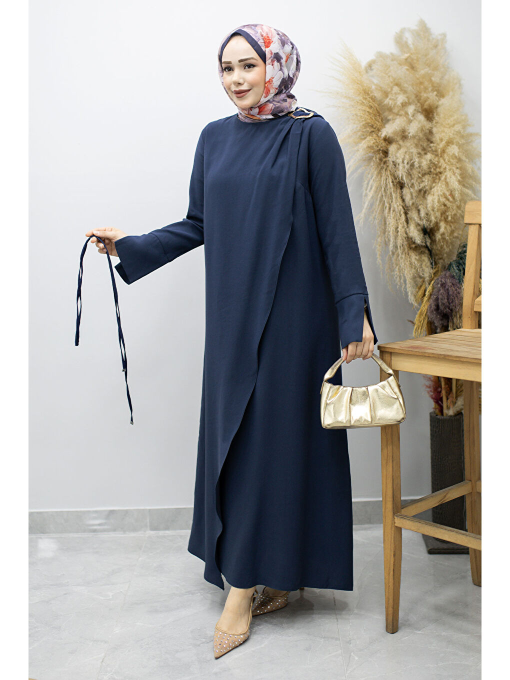 Broş Detaylı Kuşaklı Elbise TSD260198 Lacivert-4