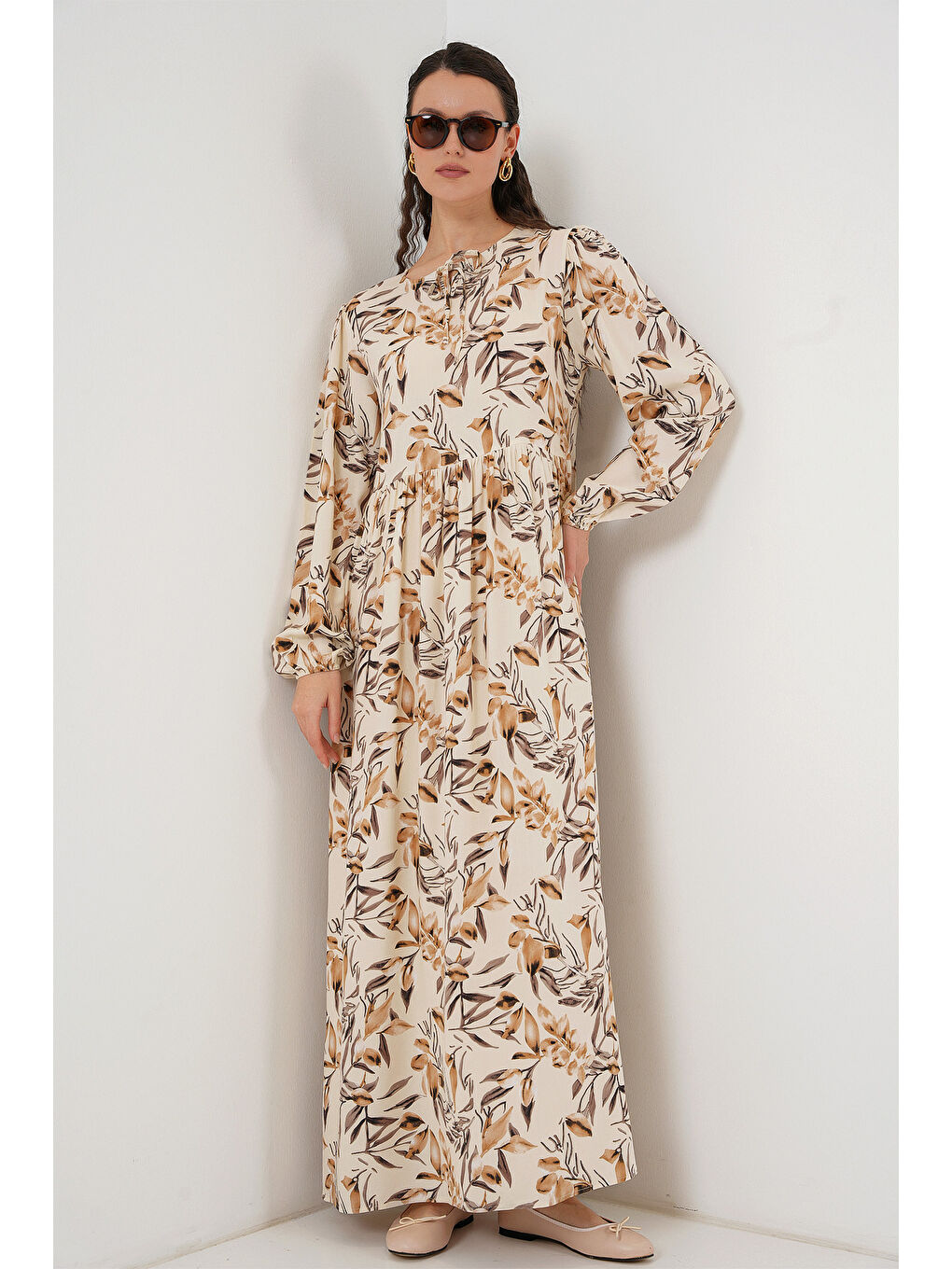1947 Desenli Uzun Elbise - Bej-2